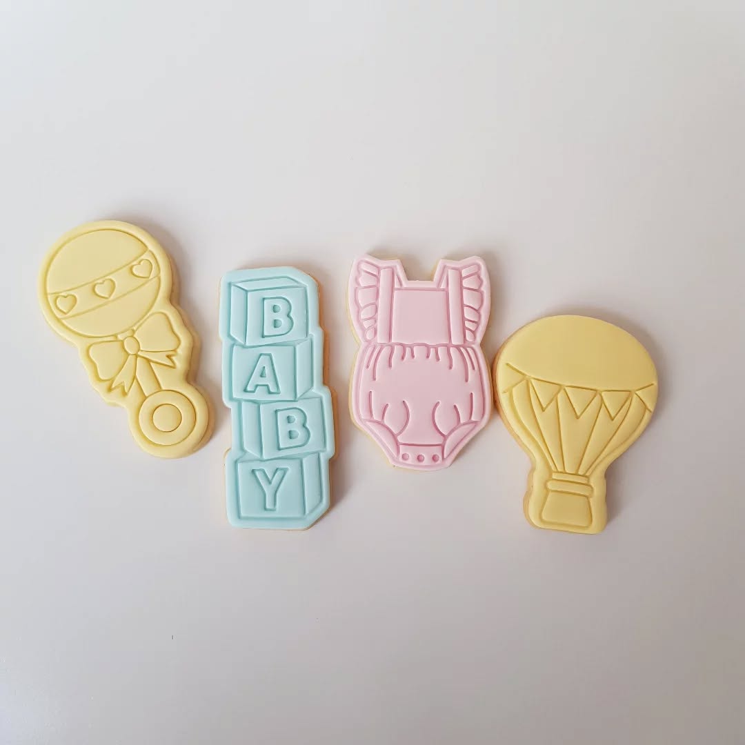 Are you planning a baby shower or want to congratulate a new parent? Our delicious vanilla sugar cookies now come in a new range of cute baby designs. They make great party decorations and sealed in individual cello bags they make great party favours too. And our gorgeous gift boxes make sweet snacks for new parents getting through all those late night feeds. Currently being added to the website for easy ordering.
#babyshower #giftideasperth #babyshowercookies #sugarcookies #genderreveal #perthcookies #vanillacookies #babycookies #babygift