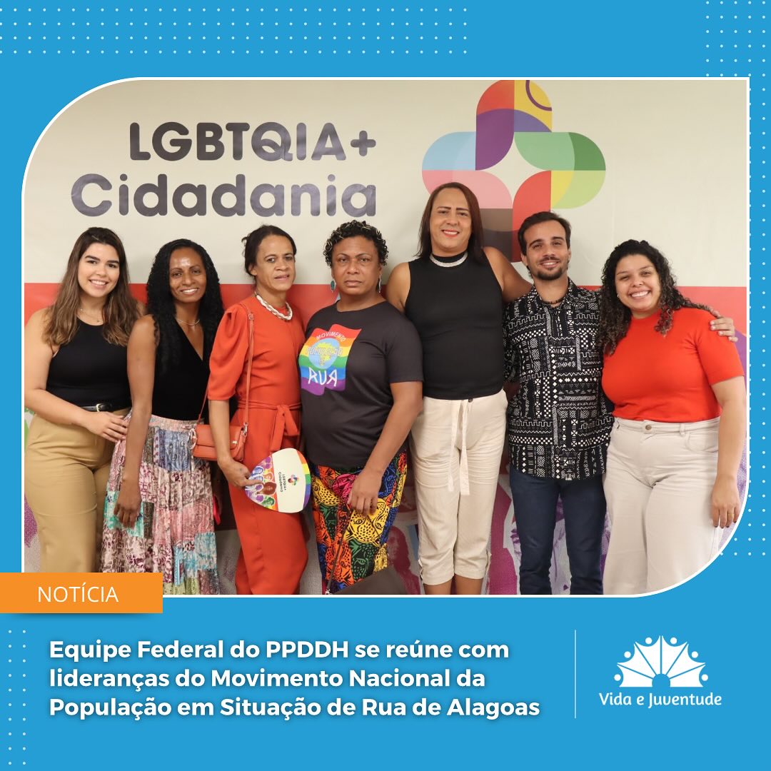 📍 No dia 16 de abril, representantes da Equipe Técnica Federal do Programa de Proteção aos/às Defensores/as de Direitos Humanos, Comunicadores/as e Ambientalistas (ETF/PPDDH) participaram de uma reunião com lideranças do movimento Pop Rua de Alagoas, no Ministério dos Direitos Humanos e da Cidadania (MDHC), em Brasília.
O encontro teve como objetivo escutar as lideranças e construir, de forma articulada entre governo e sociedade civil, propostas e encaminhamentos para fortalecer sua atuação e enfrentar as violações de direitos sofridas por populações em situação de vulnerabilidade.
🔗 Quer saber mais?
Acesse a matéria completa no nosso site 👉 www.vidaejuventude.org.br
#direitoshumanos #poprua #ppddh #justiçasocial #vidaejuventude #lgbtqiapn #mdhc