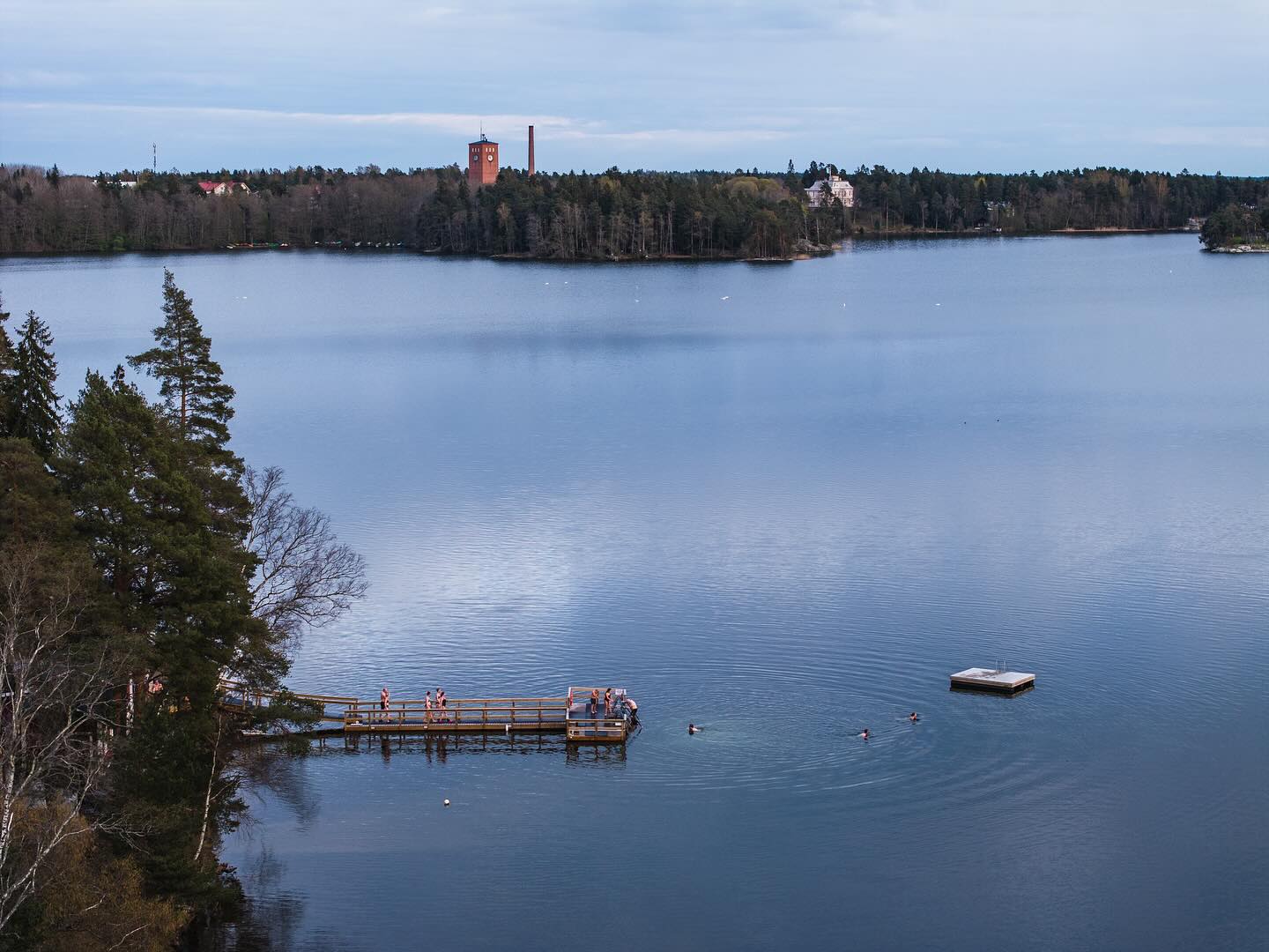 Järvelää lintuperspektiivistä ?
#järvelä 
#visitturku 
#visitturku❤️ 
#visitlieto 
#sauna 
#yleinensauna 
#avanto 
#avantosauna 
#kylmäuinti