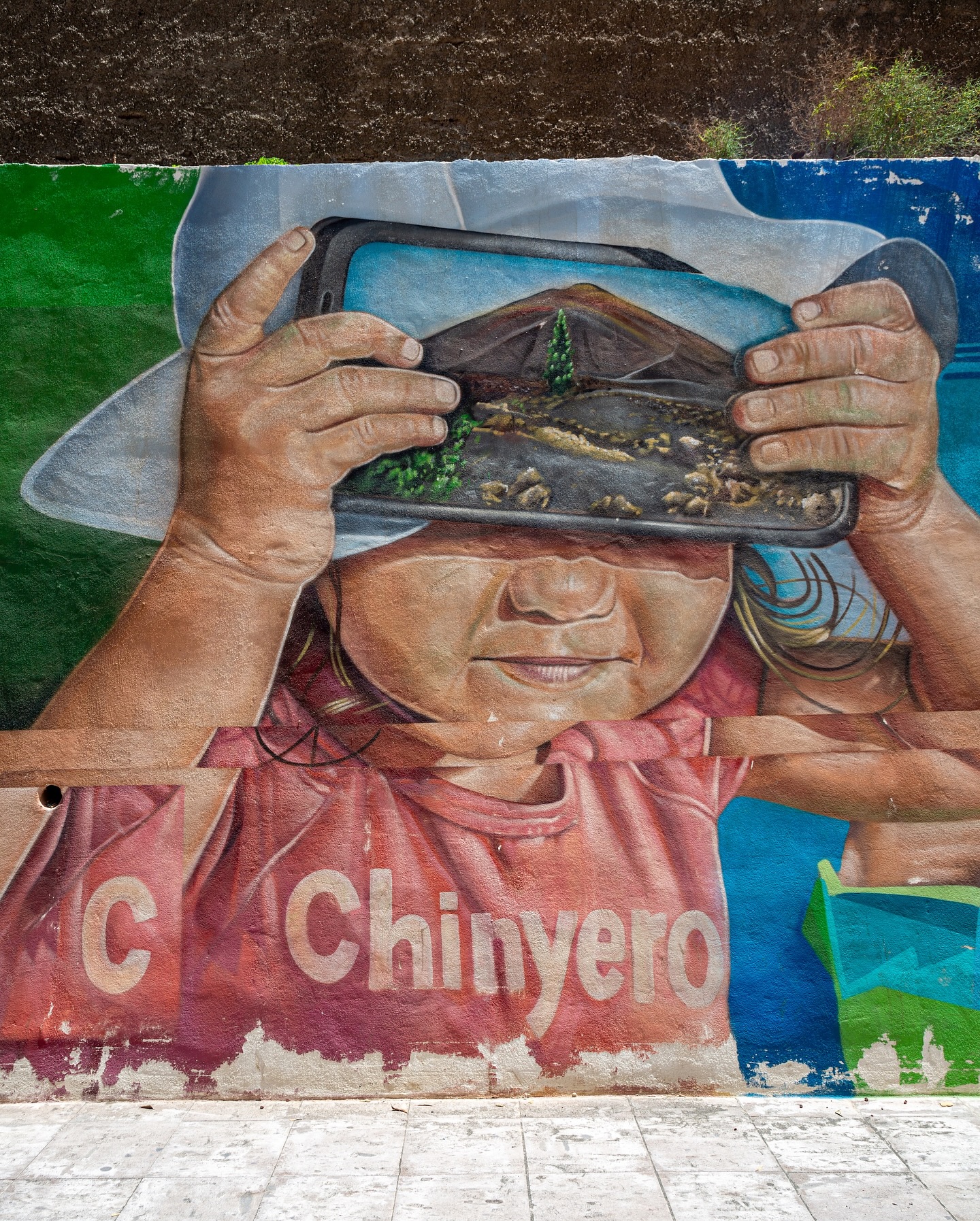 📍Los Gigantes, Tenerife.
It has been a long while since I’ve felt the inspiration to take my camera out for a walk, but while my parents were visiting over Easter break, we drove to the opposite end of the island, to Los Gigantes, and I a took a few shots. I’d only seen the dramatic cliffs up close from Teno on the opposite side where the angry Atlantic lashes at the rocks. Here, the sea was calmer. We followed the road up along the volcano on the drive home, so there’s a glimpse of El Teide in the last pic.