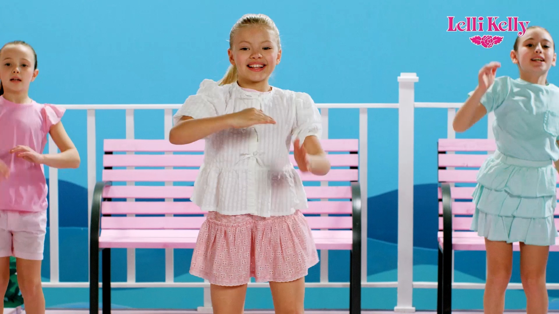 ? Tante scarpe, un solo stile: il tuo!
Dai un’occhiata alla nuova collezione Lelly Kelly e lasciati ispirare da modelli pensati per tutta la famiglia.
Ti aspettiamo in negozio per provarli dal vivo!
? Grismondi Calzature – Curno (BG)
#grismondicalzature #springstyle #scarpebergamo #shoppingbergamo #nuovaccollezione #modauomo #modadonna #modabambini #primavera2025