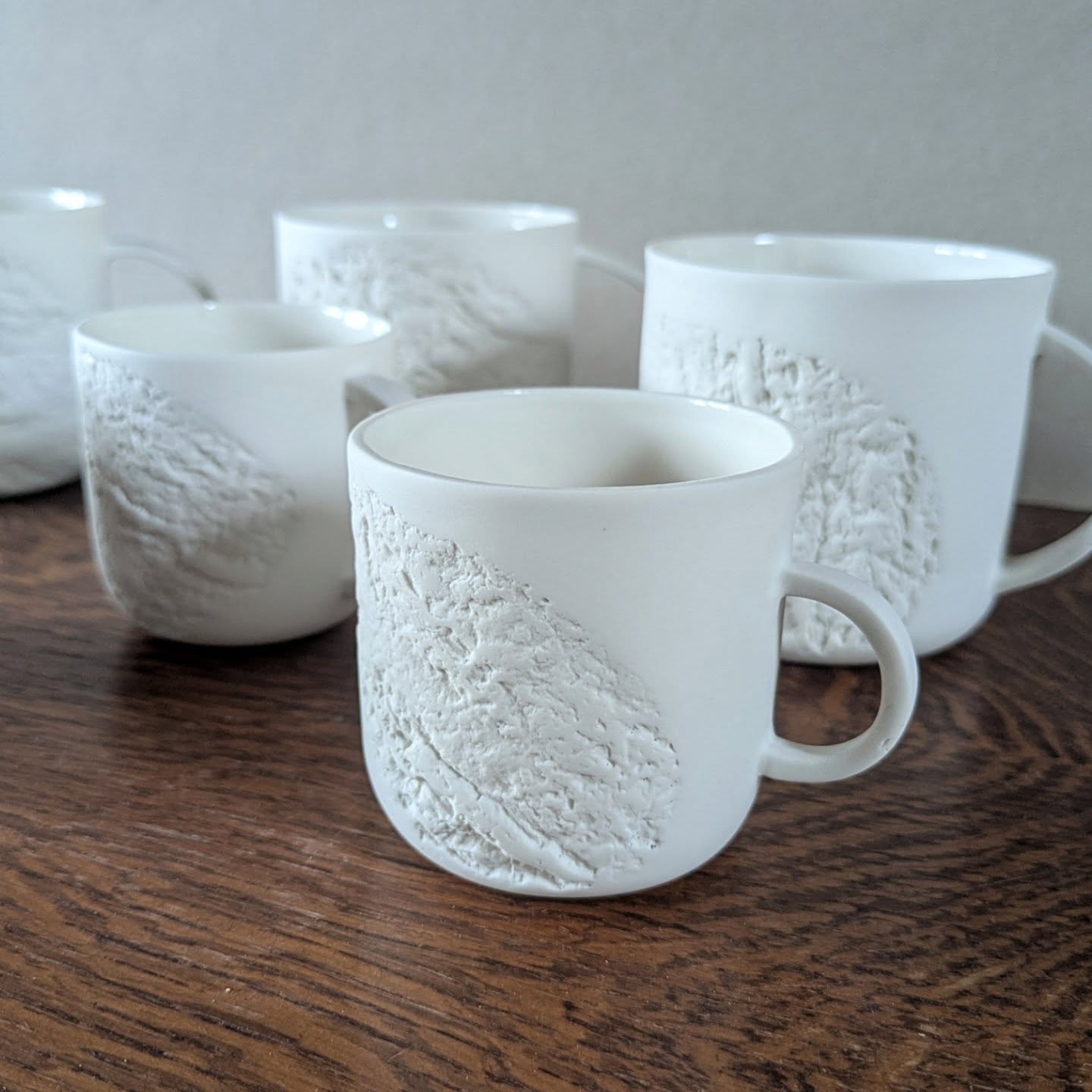 Tasses ÉCORCE avec ance
Porcelaine
-
Je me suis prêtée au jeu: commande de tasse avec ance classique.
C'était sympa à tester, mais c'est pas mon plus grand fort 😅
#ceramique #clay #porcelaine #tasse #tasseartisanale #objetunique