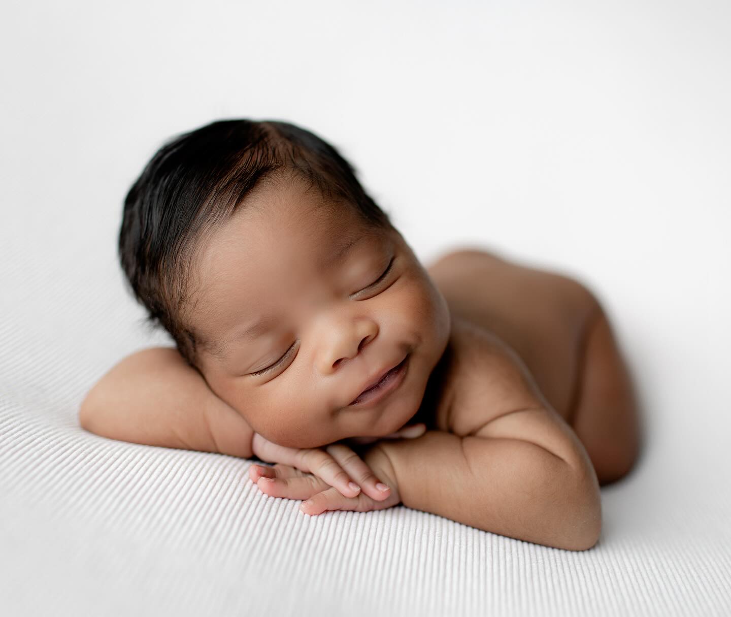 This little man smiled throughout his whole session. He was literally a dream to work with.
I’m always getting asked from my fellow colleagues how I I keep my sessions under two hours with newborns. 99% of the time yes that is true but there’s that 1% that I struggle with. lol my answer always is because of my prep guide. It is the most thorough guide that you could get from me. A majority of the time if you follow it then we will have a smooth session.. I think to me it’s very important that you give a heads up to parents, especially new parents what to expect and things to do to help. Keep the session smoothly.
If you are a newborn photographer, and would love a copy of my prep guide Comment below “prep guide“
Limited availability throughout the summer. I’m already booking into the fall so do not hesitate to to reach out
www.tinyheartsphotography.com
#njnewbornphotographer #njnewbornphotography
#njfamilyphotos
#newjerseyphotographer #newjerseyphotography #newjerseynewbornphotographer #newjerseynewbornphotography #bergencountyphotographer #bergencountyphotography #bergencountynewbornphotography #bergencountynewbornphotographer #newbornphotographer #newbornphotography
#northjerseymoms
#bergencountynjphotographer
#njbabyphotographer
#bergencountynj
#northernnjphotographer
#bergenmama
#bergeancountymoms
#northjerseyphotographer
#northernnj
#morriscountyphotographer
#passaiccountynewbornphotographer
#passaiccountymoms
#babyphotoshoot
#newbornsession