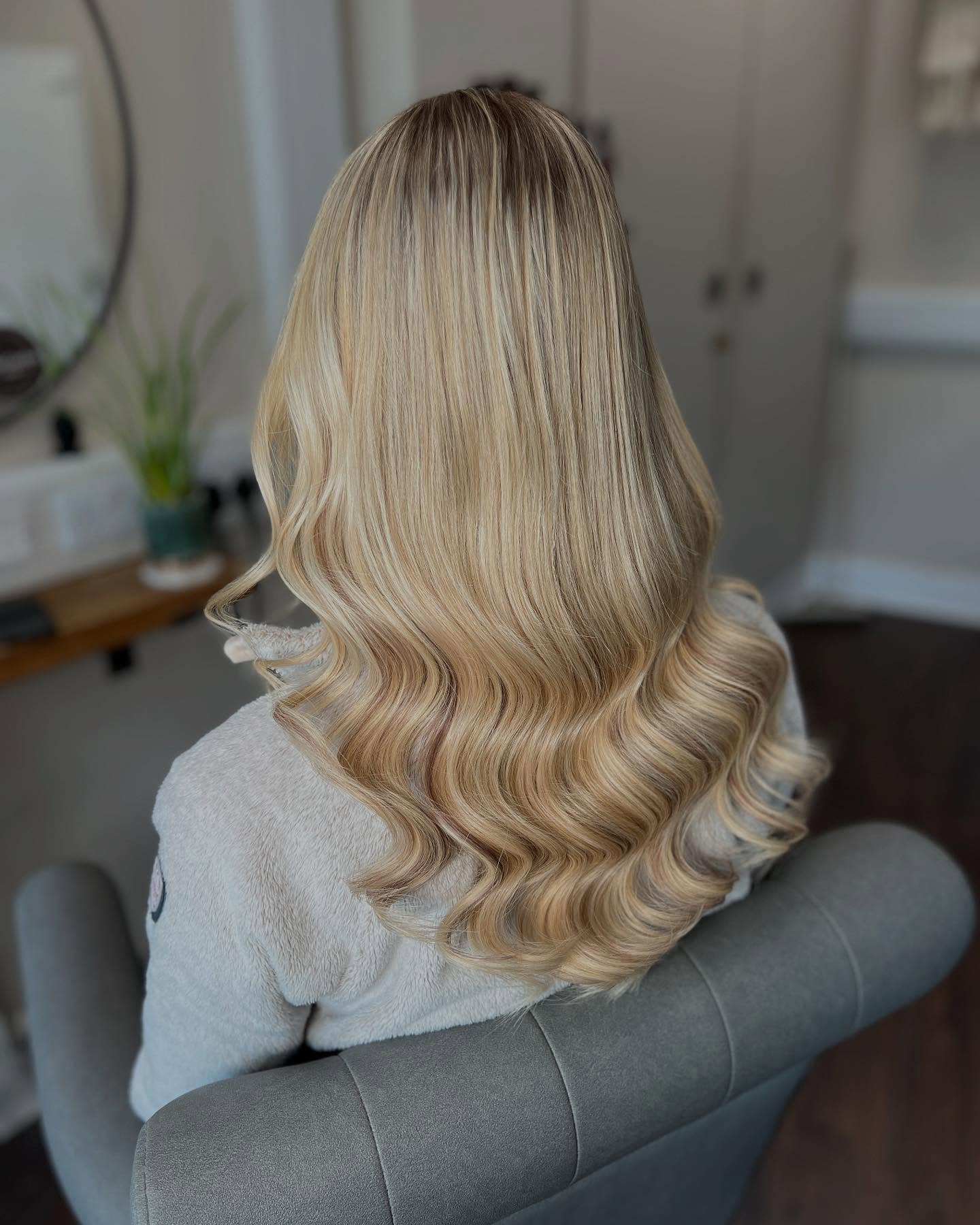 B R I D A L R E A D Y
Another fresh set fitted for @cindybeckworth already for the big day 🥰
#weddinghair #bridalhair #weddingmakeup #bridalmakeup #hairextensions #remicachet