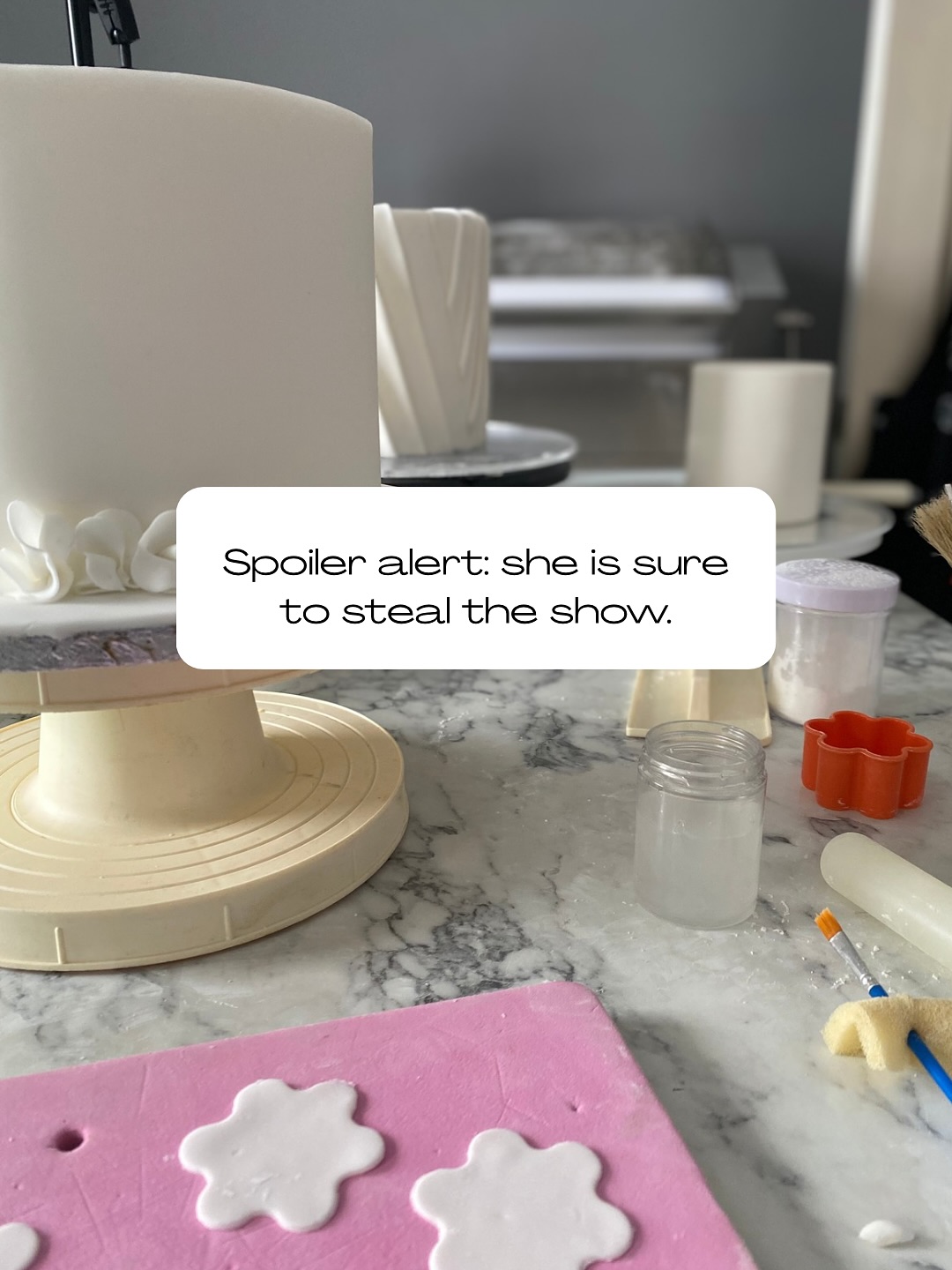 A little behind-the-scenes peek at my workspace today ✨
New design in progress, sugar flowers being shaped, and ideas coming to life one petal at a time.
There’s something beautiful baking behind the scenes… stay tuned 🌸
#JulietCakesIt #CakeInTheMaking #SugarFlowerArt #WeddingCakeDesign #BehindTheScenesBaking #CakeStudioVibes #weddingcakes2026
#bridesleicester2026
#2026weddingplanning