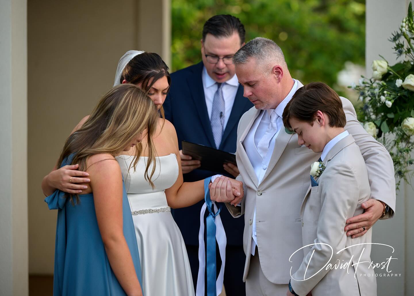 A sweet family moment. ❤️👰🏼♂️🤵🏻
📸 www.davidfrostphoto.com
💒 Venue: @hsvgarden
👨🍳Catering: @endless_catering
💐Flowers: @sparrowsflorist
🍍Hospitality: @celebratewithsarah
#weddingphotography #alabamaweddingphotographer #birminghamweddingphotographer #huntsvilleweddingphotographer #huntsvilleweddings #birminghamwedding #birminghambride #nashvilleweddingphotographer #nashvilleweddingphotography #huntsvillewedding #huntsvillebride #modernbride #profotob10 #profotousa #nikonphotography #nikon #nikonz9 #profotoglobal #huntsvillealabama #huntsvilleal #beautifulbride #huntsvillebotanicalgardens #huntsvillebotanicalgardenwedding