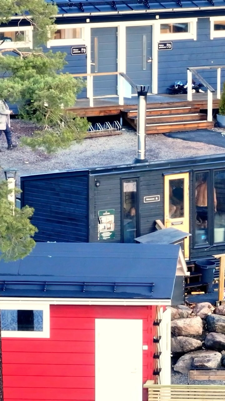 JÄRVELÄN JUHANNUS ON TÄÄLLÄ TAAS ?
? Saunat lämpimänä normaalisti joka päivä!
❤️ Legendaarinen Pärre soittamassa haitaria perjantaina ja lauantaina noin klo 17 eteenpäin ?
? Juhannusvihtoja-ja koivuja
? Grillausmahdollisuus ?
Juhannuksen aukioloajat:
Torstaina 19.6 klo 14-22
Perjantaina 20.6 klo 06-22
Lauantaina 21.6 klo 12-22
Sunnuntaina 22.6 klo 12-22
Normaali sisäänpääsymaksu (11 €). Tervetuloa!
#juhannus 
#juhannusyö 
#visitturku 
#visitturku❤️ 
#turku 
#lieto 
#kaarina 
#kylmäuinti 
#avanto 
#avantouinti 
#sauna 
#yleinensauna 
#järvelä