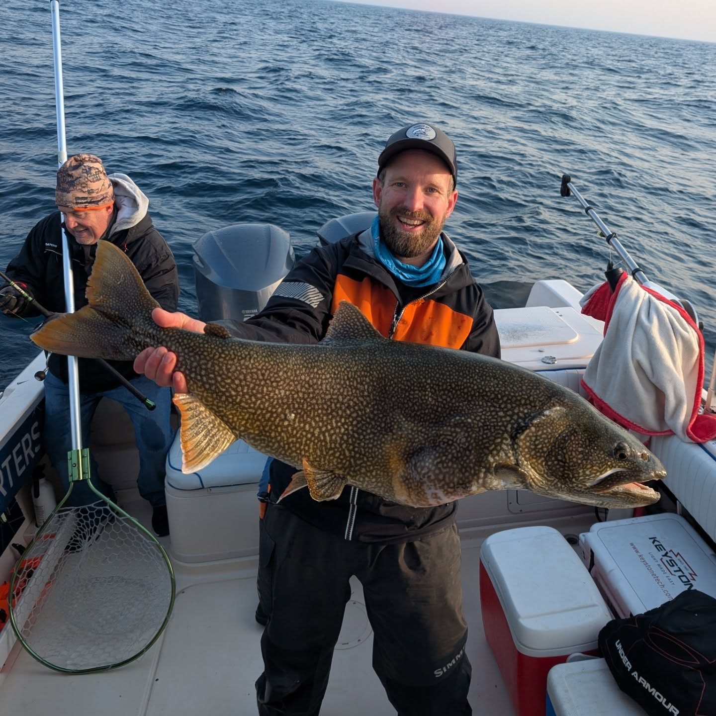 Big waves big fish!! 🌊 🔥 It was a little choppy out at the rock yesterday but we were landing giants one after another. 8 fish over 20 lbs with the biggest weighing in at 28 lbs! Lots more between 10-20lbs, not very many eaters but no one is complaining!! 🎣💪😎