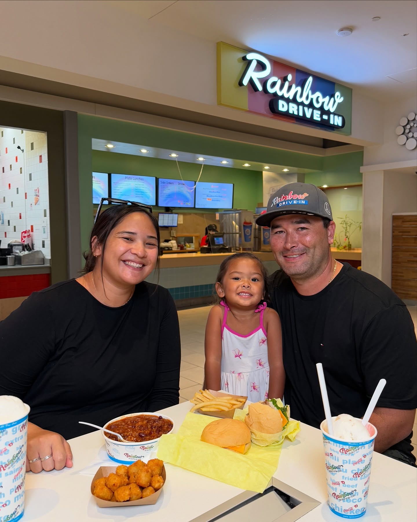 🌈 Ending the day with good food and great company!
Happy Father’s Day to all the dads who show up with love, strength, and plenty big appetite💙
