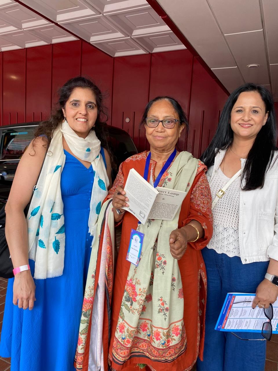 Still buzzing from the magic of JLF ✨
From the wit and wisdom of Javed Akhtar to the deep insights of Shashi Tharoor, and the inspiring words of Banu Mahatab, every session was a reminder of why stories matter.
Grateful for the chance to listen, learn, and meet some of my favourites. #JLF2025 #LitFestLove #StorytellingMatters