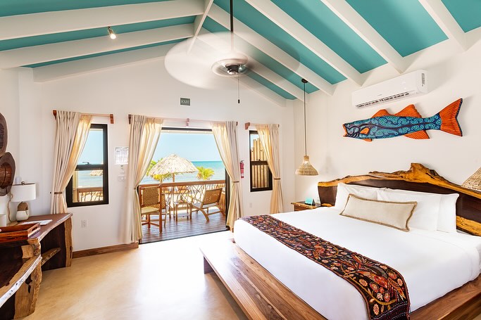 Beach Front Suite? Yes please.
Fresh Fruit, Sunshine, and Zero Responsibilities? Don’t mind if we do. ?
www.kalimera.bz