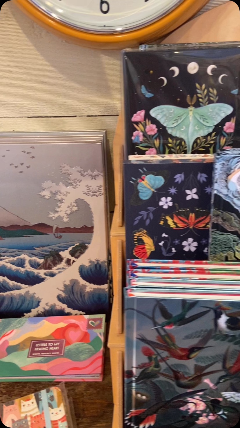 #mainstreetmiddlebury #womanownedbusiness #vermontlife #experiencemiddlebury #journals #poetsandartists #writers