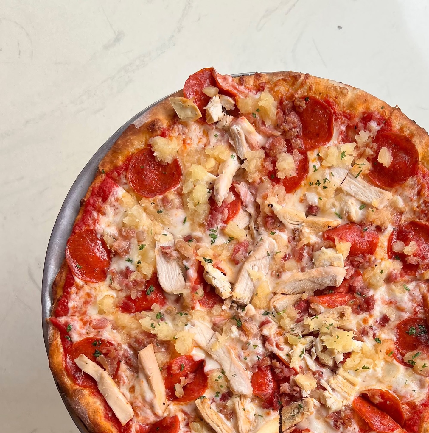 Mob on in to Caponeās today for this weekās pizza special ā the Brazilian! šš
.
.
.
.
#capones #caponescoalfiredpizza #pizza #brazilianpizza #pineapplepizza #instafood #downtownfortmyers #fortmyers #swfl #eatlocal #pizzaoftheweek