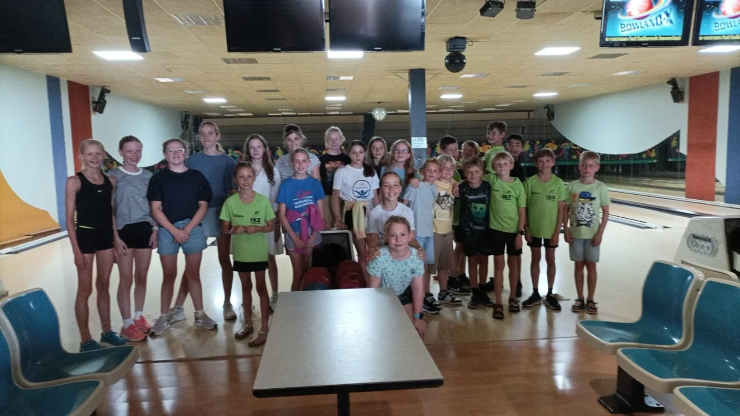 Verrassingsactiviteit: gaan bowlen en een pannenkoek of ijsje eten. 🎳😋🍨🥞
#bowling #verassing