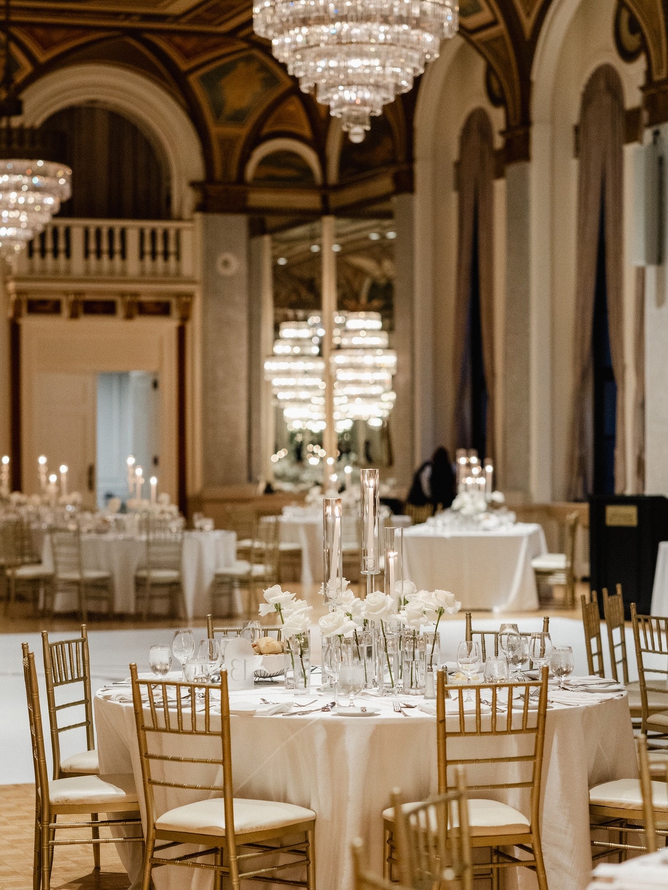 Still not over this dreamy setup 🤍✨ All-white florals, candles for days, and just the right amount of sparkle to make the whole room glow. It’s giving timeless, it’s giving chic, it’s giving wedding goals.
Photo: @purpletreephotography
Floral and decor: @peachwoodevents
#allwhitewedding #CandlelitMagic #torontoweddingflorist #aritificialflowers #artificialflowers #luxuryweddingtoronto