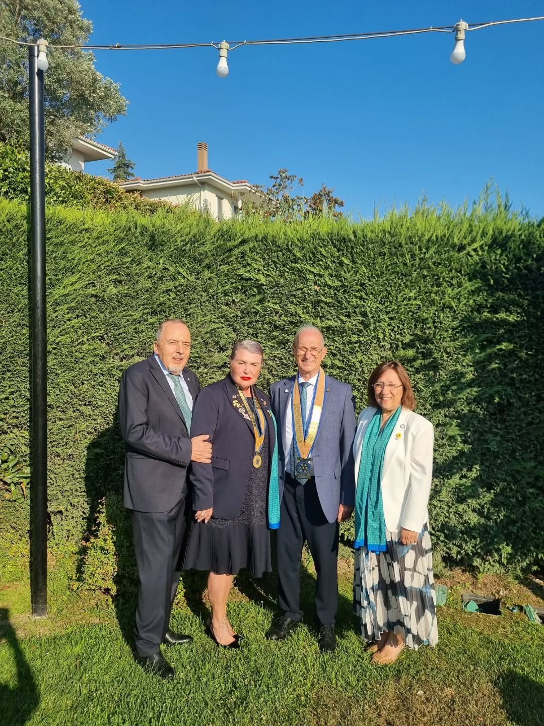 2025-2026 döneminin ilk Guvernör ziyareti dün gerçekleştirildi.
UR Bölge 2420 Guvernörümüz Fuat Yalçın ve eşi Tülin Yalçın’a
Bölge Sekreterimiz Nuray Aslan ve eşi İsmail Aslan’a,
Değişim Grubu Guvernör Yardımcımız Murathan Bayrı ve eşi Ülkü Bayrı’ya katılımları ve destekleri için gönülden teşekkür ediyor ve İyilik için birleşiyoruz
@rotary_2420