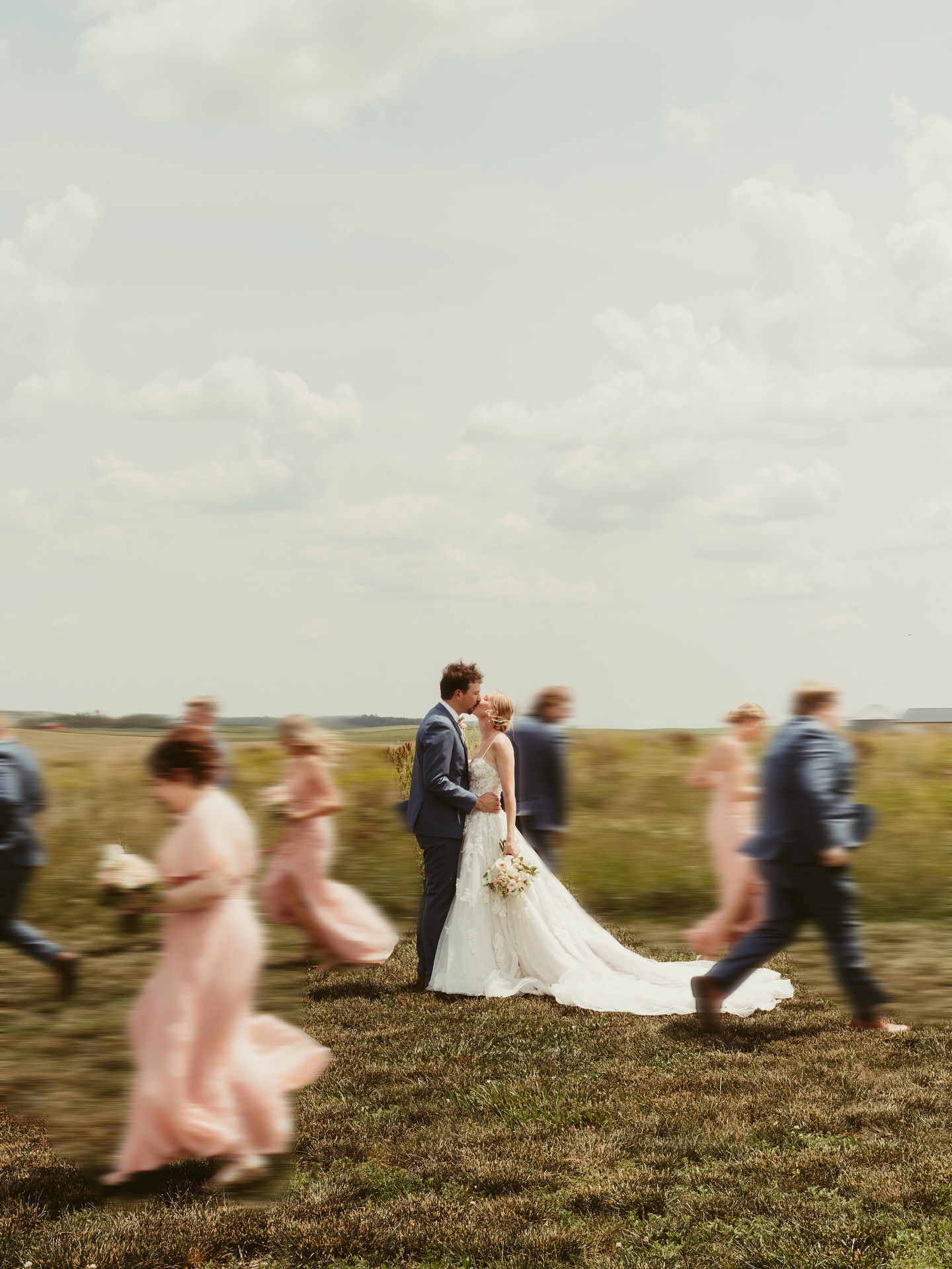 A summer kind of love 🤍
The laughs, the details, the people—
every moment just felt right.
View our NW Iowa Wedding Venue at:
🌐 www.loftedviewevents.com
✉️ loftedviewevents@gmail.com
📍Bronson, IA…Outskirts of Sioux City, IA
📸 by @whitebrickphoto
#wedding #venue #weddingstyle #bride #groom #weddingphotography #inspo #weddingplanning #vendors #brideandgroom
#LoftedViewEvents #SummerWeddingMagic #IowaWeddingVenue #WeddingVibes #LoveInEveryDetail #WeddingSeason