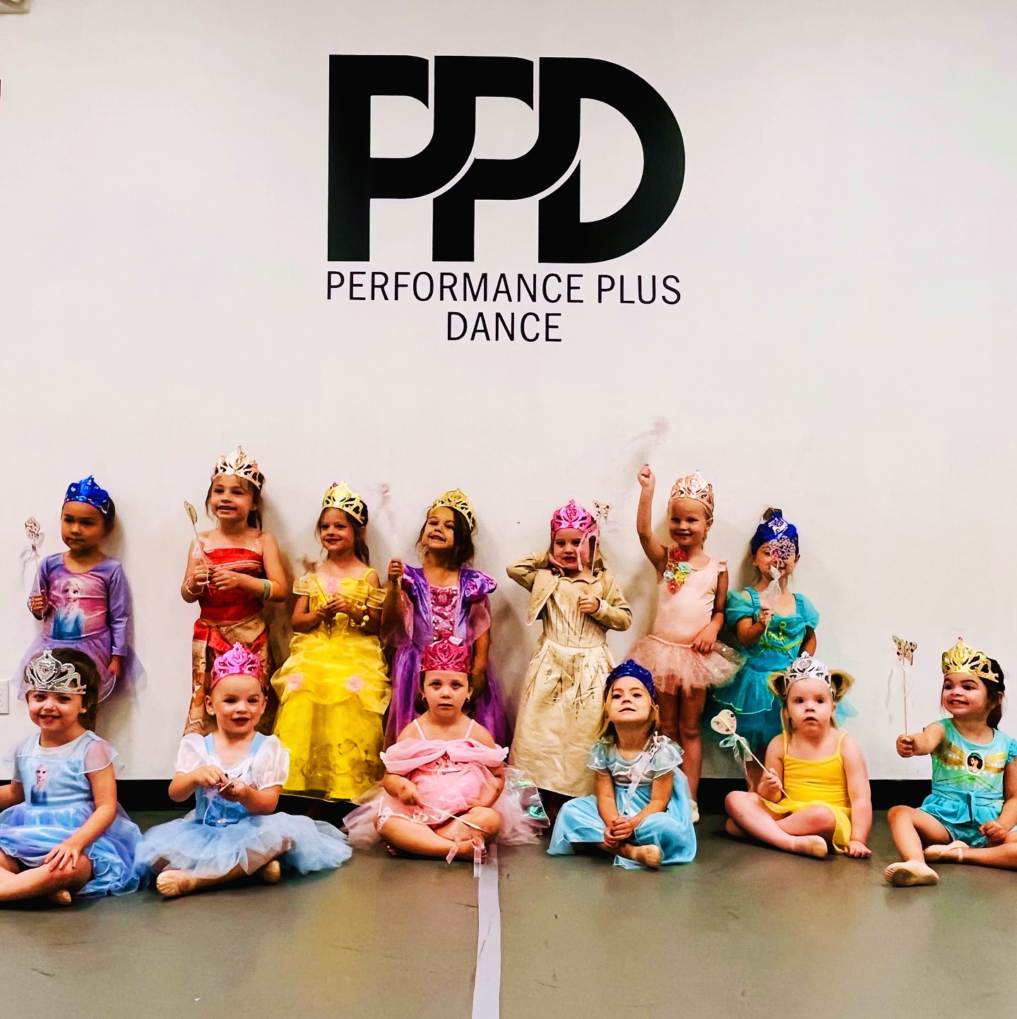 What an amazing week we had at our Mini Camps & All-Day Camp! We loved seeing some cute returning faces & meeting lots of new friends too! 🤩