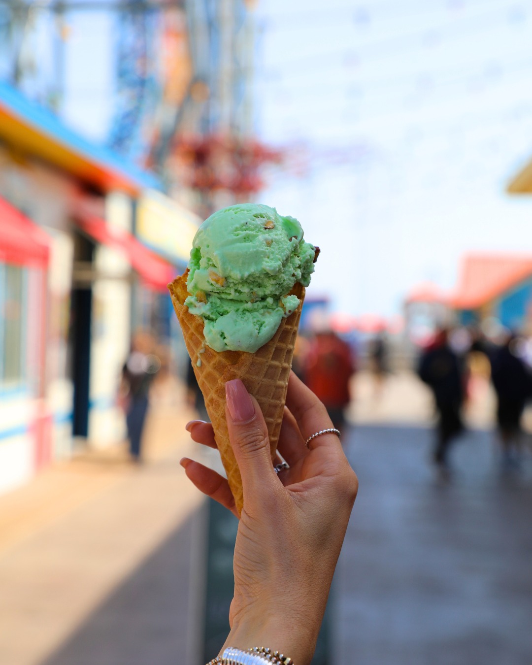 It's National Ice Cream Day and there's no better way to beat the Texas heat ?β£
β£
Treat yourself to a sweet treat while soaking up the sun!