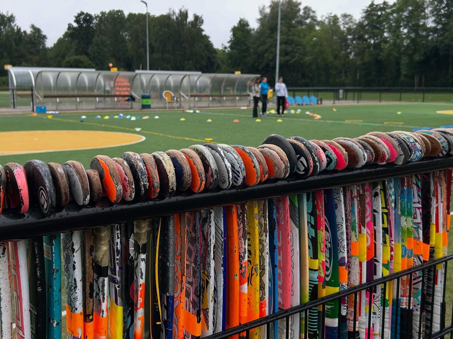 Vandaag is VMHC aanwezig bij de eerste dag van de Sportweek. Waarbij 240 kinderen van 6 t/m 10 jaar kennismaken met zestien sporten. Morgen dag twee