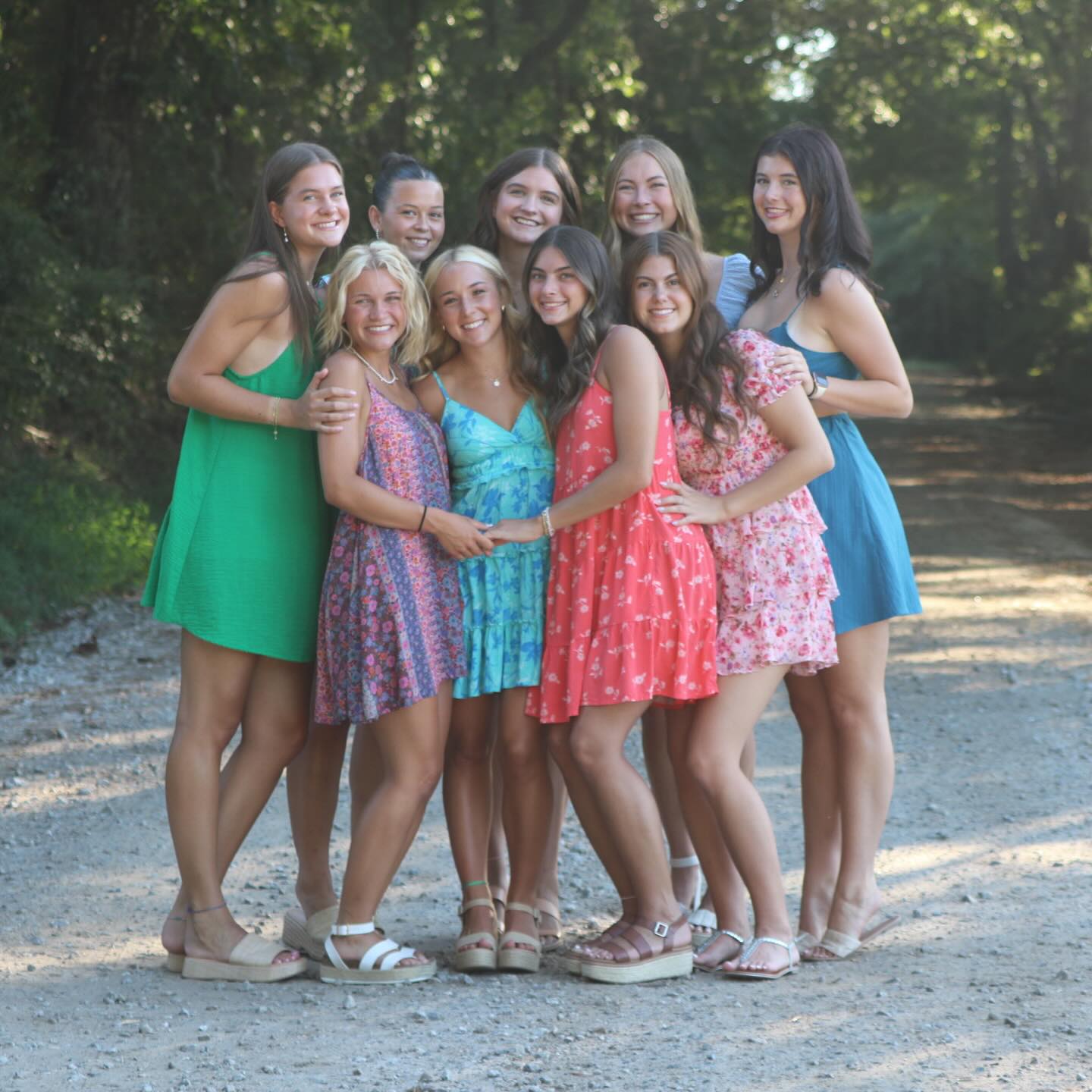 These girls are more than Kate’s friends, they are my bonus daughters. I love them fiercely. This was maybe the sweetest photo shoot I’ve gotten to do as most of them head off to college.
Girls, my door is always open and you’re in my heart for always. ♥️