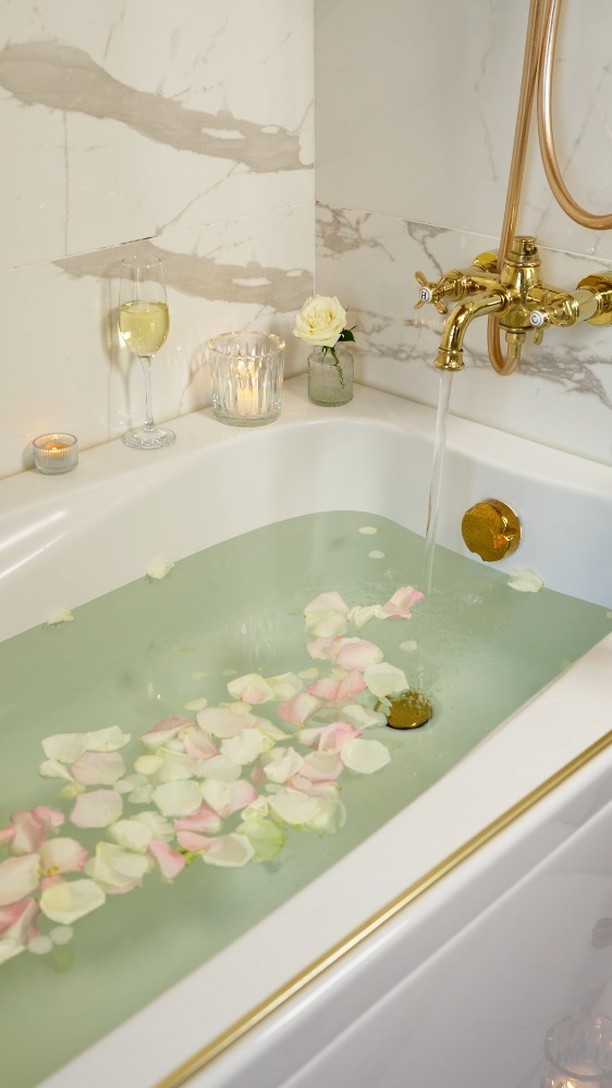 Haftaya Bosphorus Palace Hotel’de keyif dolu bir başlangıç yapın.
Start your week with a sense of comfort and ease at Bosphorus Palace Hotel.
Rezervasyon için:
Tel: +90 216 422 00 03
WhatsApp: +90 507 460 18 17
✉️ info@bosphoruspalace.com
? Yalıboyu Caddesi No: 64, Beylerbeyi, İstanbul
#BosphorusPalaceHotel #bosphorus #bosphoruspalace #boutiquehotel #istanbulmoments #boutiqueandromantic #istanbulhotel #istanbul