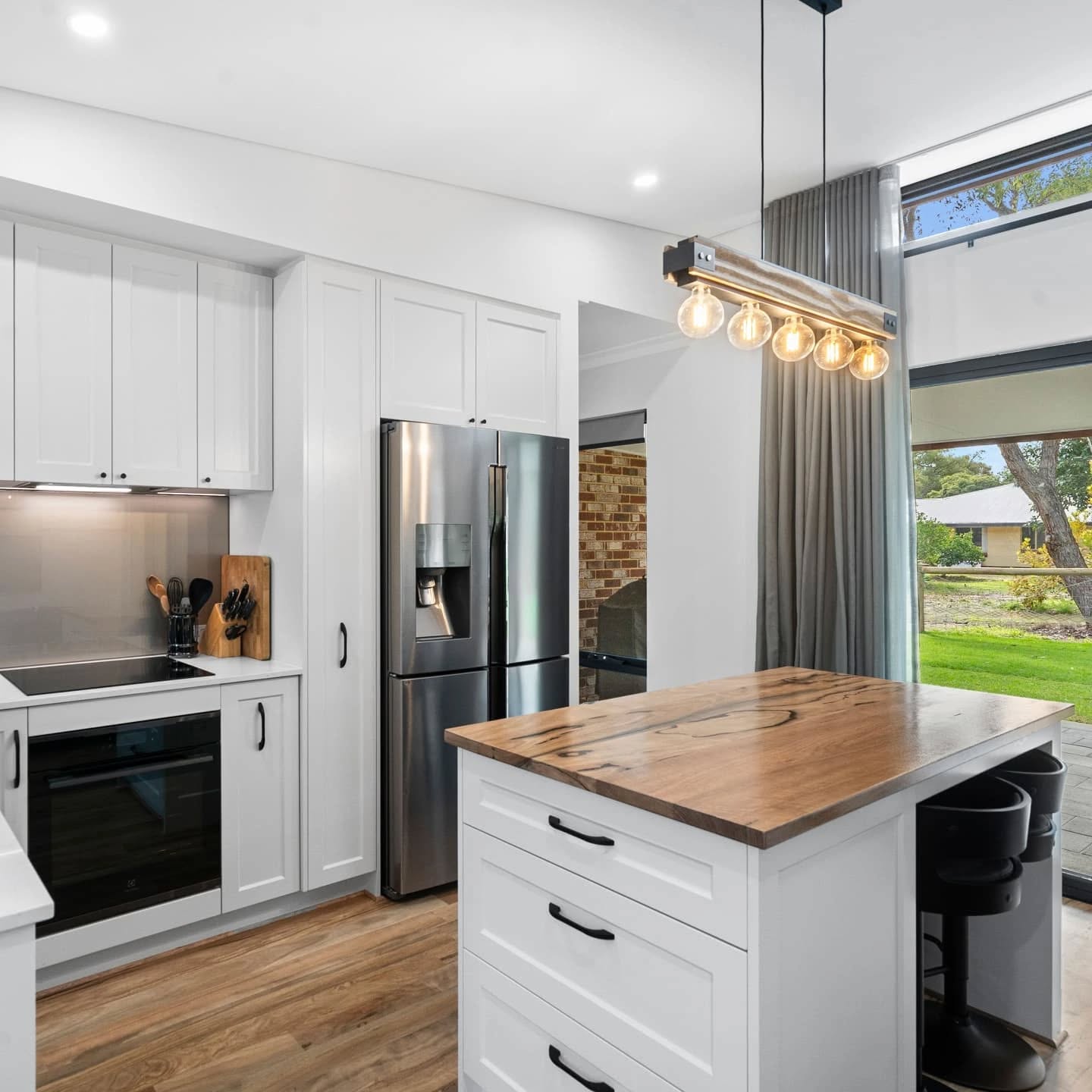 📸 Smart, Stylish, and Scenic!
We’ve had a few granny flats come through the office lately, and this recently completed one shows just how much you can achieve in a compact footprint. Efficient in layout, generous in feel — and let’s be honest, the stunning backdrop doesn’t hurt either!
Whether it’s for family, rental, or lifestyle flexibility, these spaces are all about smart design with real impact.
Special mention to @hazzard.productions for these banger shots 😁