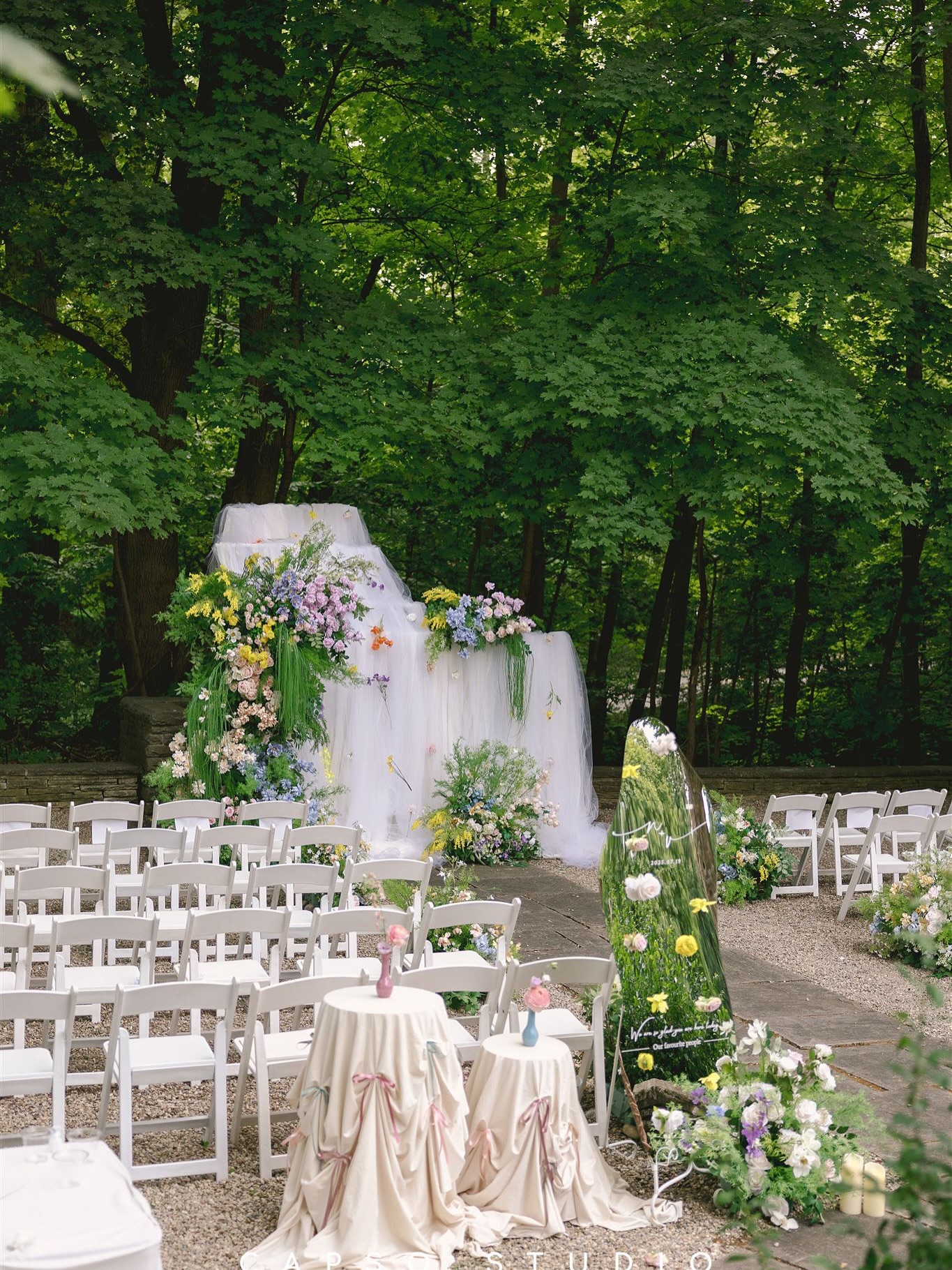 This waterfall-inspired ceremony setup was straight out of a fairytale—soft flowing tulle, lush florals spilling like streams, and nature as the perfect backdrop. 🌿✨ congratulations @vikkiwong
Planning and design: @destinyweddingsca
Floral and decor: @peachwoodevents
Photography: @capso_wedding_studio
#WaterfallWedding #WhimsicalWeddings #OutdoorCeremony #TorontoWeddingDesign #FloralArtistry #FairytaleWedding #NatureLoversWedding #WeddingInTheWoods #CreativeWeddingDesign #PeachwoodWeddings #torontoweddingflorist
