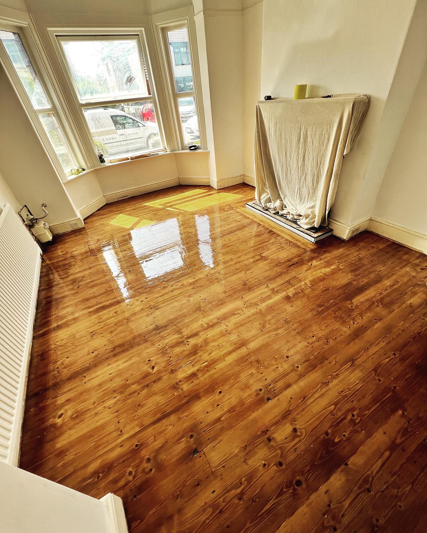 The team restored the original pine floors throughout the living room, dining room, stairs, and landing — sanded smooth, stained in a rich walnut, and sealed with 3 coats of high-traffic lacquer. We also removed the old fireplace hearth and seamlessly blended in reclaimed pine boards for a flawless finish. ✨ #FloorSanding #WalnutStain #ReclaimedPine #FireplaceRemoval #WoodFloorRestoration #HighTrafficLacquer #CraftedWithCare
Do you have a engineered or solid wood floor in need of being restored ? Don’t hesitate to get in touch for a honest and reliable quote.
? : 01617061695 / 07721710499
? : uniquefloorfinishes@outlook.com
? : www.uniquefloorfinishes.com
? : unique floor finishes on google
Floor Sanding ✅
Floor Laying ✅
Floor repairs ✅
Free quotations ✅
5 Star google reviews ⭐️