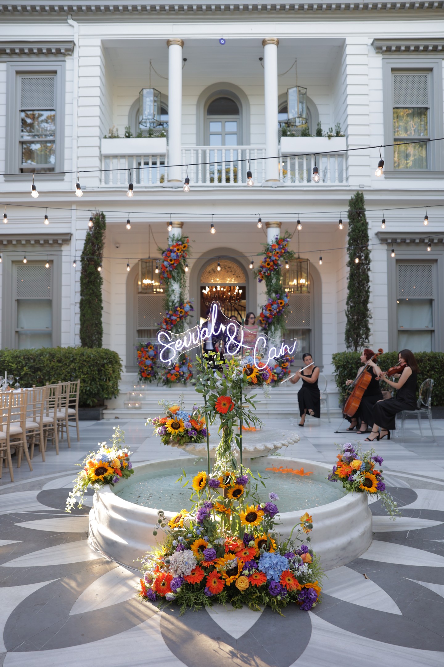 Yalı bahçemizde en güzel anılarınıza ev sahipliği yapmaya devam ediyoruz. ?
Bu özel günü ölümsüzleştiren @junewed ’e ve ışıklarıyla geceyi renklendiren @singlemusicevent ’e teşekkür ederiz.
We continue to host your most cherished moments in our waterfront garden ?
Special thanks to @junewed for capturing the day, and to @singlemusicevent for lighting up the night.
Bilgi için:
Tel: +90 216 422 00 03
✉️ sales@bosphoruspalace.com
? Yalıboyu Caddesi No: 64, Beylerbeyi, İstanbul
#bosphorus #bosphoruspalace #BosphorusPalaceHotel #eventvenue #istanbulevent #bosphorusview #historichotel #event #wedding #weddinginspiration #boutiquehotel