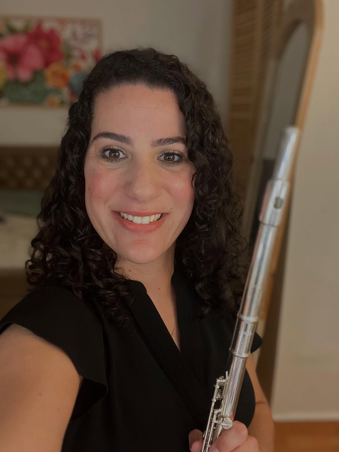 Today was the second time in a little over a week since the last time I touched my flute.
I have spent a good portion of this summer taking care of myself (especially in regards to my mental health)
In a couple of weeks, I will be celebrating 21 years since I started my flute journey (Or as I like to call it My Fluteaversary)
I’m not perfect but I’m a work in progress!
Hoy fue la segunda vez en una semana desde la última vez que toqué mi flauta.
He pasado la mayoría de este verano cuidándome (pero especialmente con mi salud mental)
Entre unos semanas, cumpliré 21 años de tocar la flauta (O como siempre digo, mi flautaversario)
No soy perfecta pero soy un trabajo en progreso.
❤️❤️❤️
#flute #flauta #musician #healing #flutistsofinstagram
#selflovejourney❤️❤️❤️ #flutelove #healingjourney #flutejourney #instamusicians #classicalmusic #musiclovers #southfloridamusicians #miamimusicians #playhomieplay #keepgoingstrong
