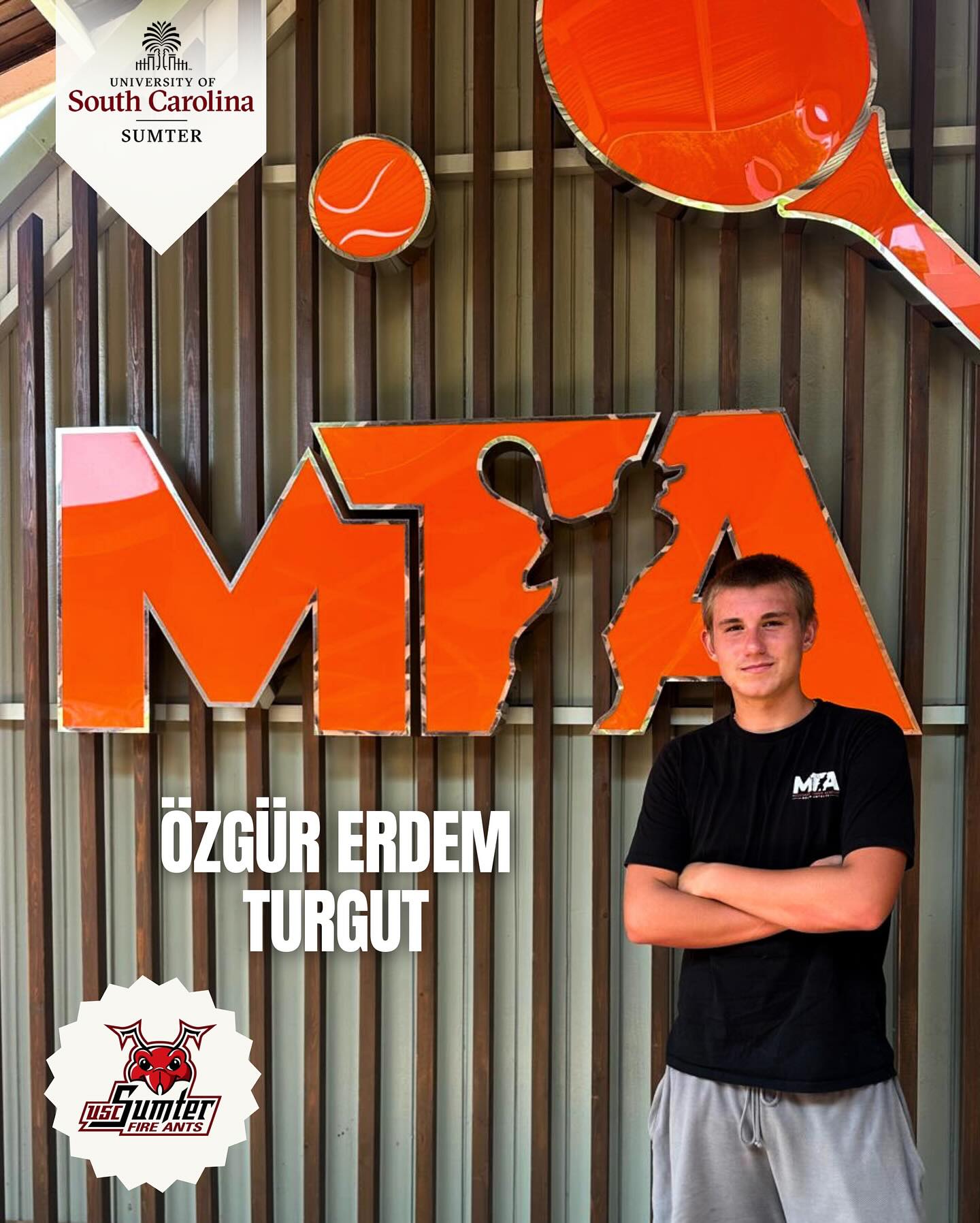 Uzun dönem kamp sporcumuz Özgür Erdem Turgut, üniversite hayatına Amerika’da %100 tenis bursu ile University of South Carolina’da başlıyor!? ?
MTA Megasaray Tennis Academy ailesi olarak onunla gurur duyuyor, başarılarının artarak devam etmesini diliyoruz. ???
Our long-term camp player Özgür Erdem Turgut is starting his university career in the US at the University of South Carolina with a 100% tennis scholarship!? ?
The MTA Megasaray Tennis Academy family is proud of him and wishes him continued success. ???
#MTA #MTAMegasarayTennisAcademy #MehmetErdemTurgut #Tennis #TennisScholarship