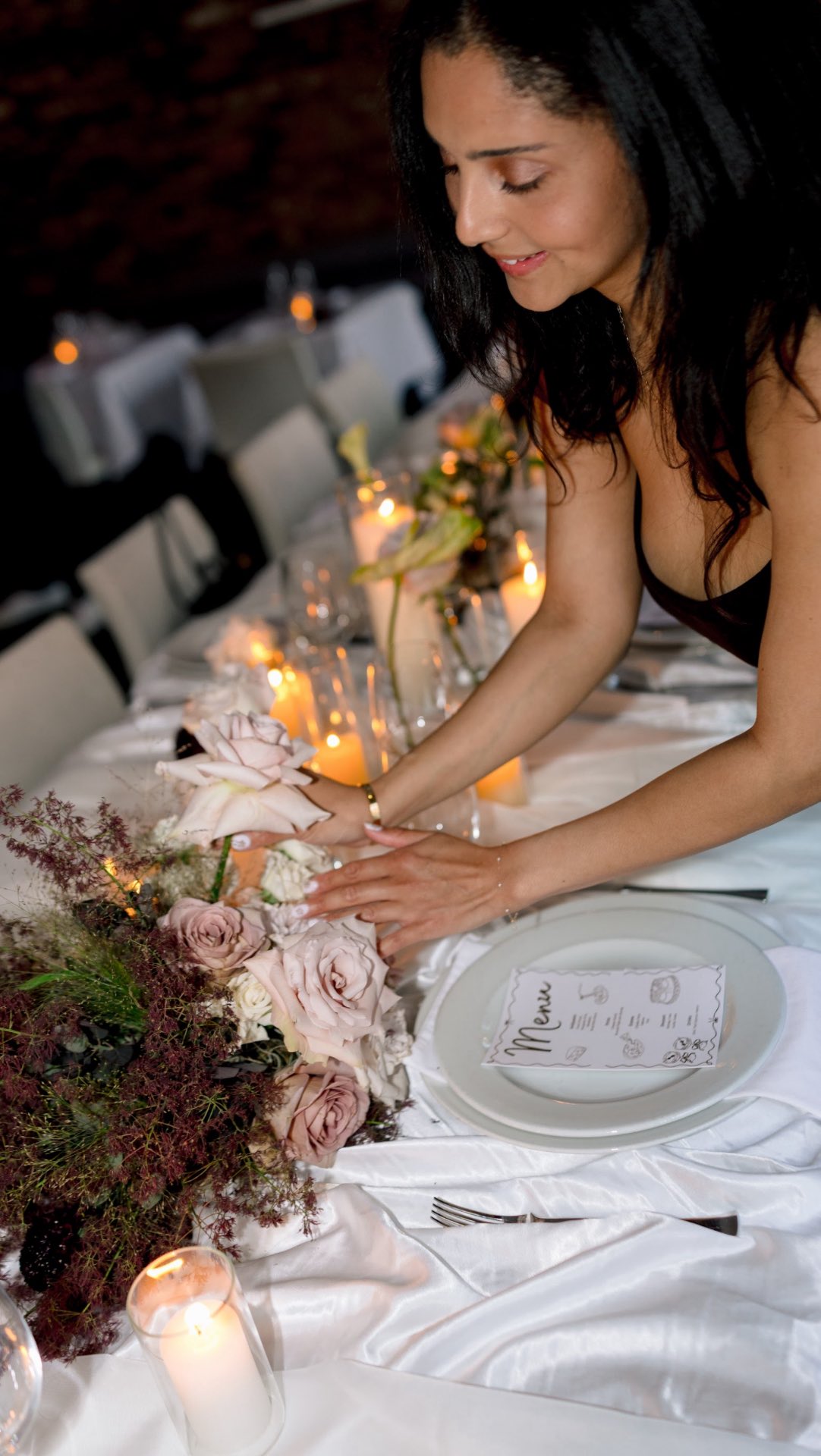 It’s been a minute since I’ve brought you with me to make an arrangement
Come along and watch this centerpiece come together from start to finish
#floraldesigners #florals #centerpeice #events #florist #boston #flower #luxuryflorist #FlowerArranging #FloristLife #LuxuryFlorals #BostonFlorist #behindthescenes