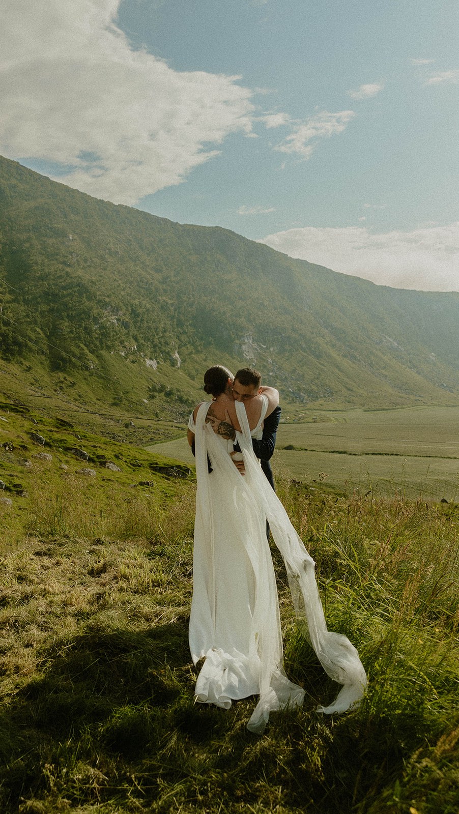 We wanted the best of both worlds so that's what we did. Best decision ever. I'll always tell all my couples to do your wedding day however you want!! No rules!!! 🤘🏽
Gonna be annoying on stories all week with our adventures hope you don't mind! ♥️