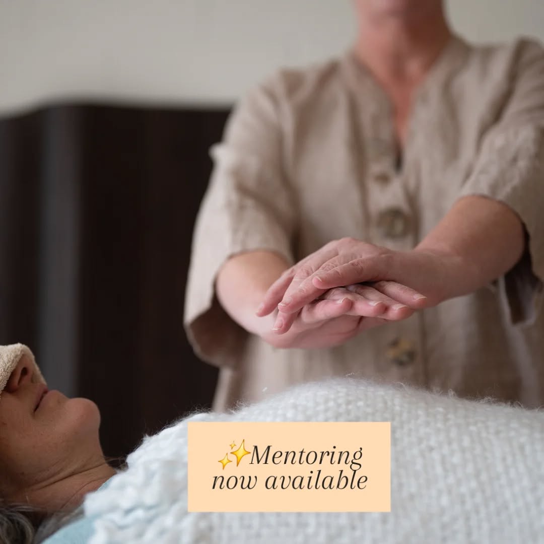 I'm now offering mentoring to anyone who has done a reiki course and would like ongoing support. Do you have unanswered questions, need a refresher, want to move to the next level of your reiki journey or just want guidance for your personal reiki practice? I'm here to support you. We can sit together in a 45 minute session guided by your needs. 💚🙏🏼
Booking link in bio.