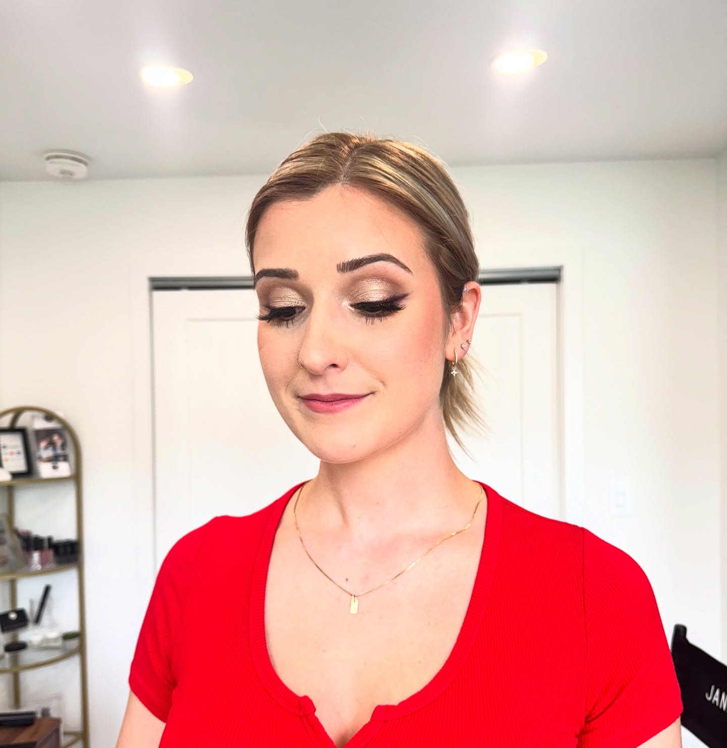 ✨ Winged eyeliner ✨
It may be for you if…
✔️ You love a little extra drama in your look
✔️ You’ve rocked a wing before and loved it
✔️ You want that instant “eye lift”
It might not be for you if…
✘ You’ve never worn a winged liner before (it can feel intimidating at first)
✘ You prefer a more natural look
✘ You’d rather focus on lips or lashes
Either way, the best look is the one that makes you feel amazing. 🖤
#wingeyeliner #ottawamakeupartist #makeupartist #bridalmakeup #makeuptrial #jbmakeupartist #jbcosmetics #bridalmakeupartist