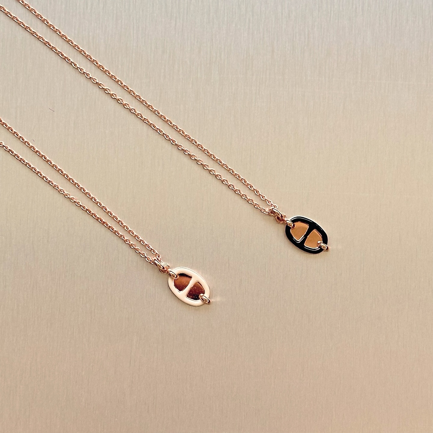 Less is luxe. ⨠The Mini Maillon Necklace is your go-to for effortless layering and timeless shine.
For more information, please refer to the website link provided in the bio.
Listing no: 200960 & 200961
Opuluxe.sg is not affiliated to the brands featured. We are an independent consignment platform of authenticated luxury products. All trademarks and copyrights remain sole property of the brands.