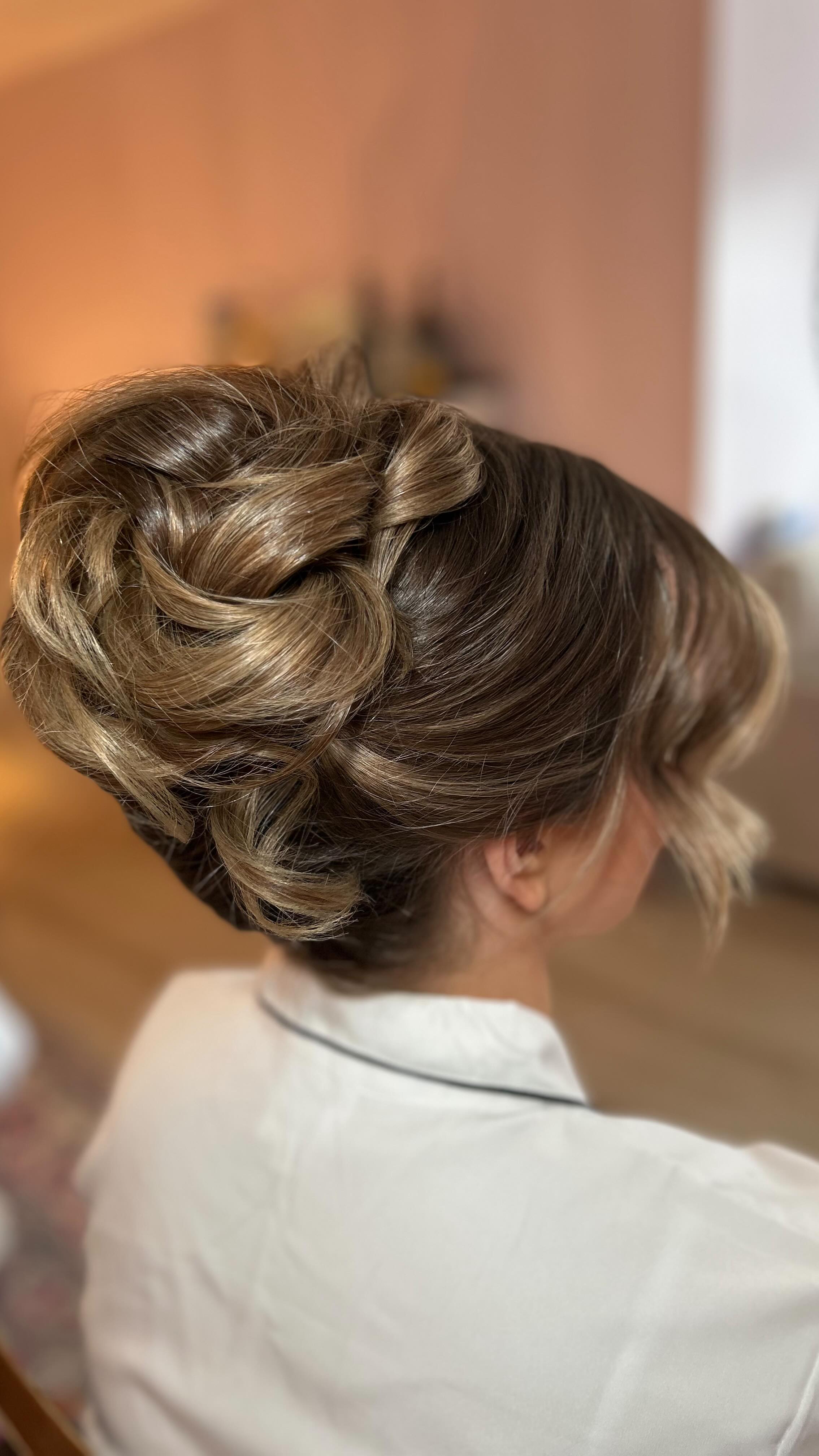 ✨6 Ways to Accidentally Ruin the Bridal Style You Just Paid For✨
(and how to not let that happen on your big day 👰♀️)
You’ve invested in gorgeous hair — now let’s keep it that way! Here are the top 6 things brides unknowingly do that can undo hours of professional styling…
💨 1. Steaming Your Dress After Hair + Makeup
We get it — wrinkles need to go, but hot steam and styled hair don’t mix. Frizz, flat curls, and unwanted volume are not the vibe. Plan to steam your dress before your beauty services start!
🛋️ 2. Getting Too Comfortable Post-Glamming
Yes, your morning should be relaxing, but lying flat on the couch or dozing off can flatten curls and undo all our hard work. Stay upright and glam until go-time!
💪 3. Doing the Heavy Lifting (Literally)
Moving tables, hauling décor, and breaking a sweat? Nope! That’s what your crew is for. Sweat + styled hair = a sad, flat crown and slick baby hairs that won’t photograph well.
🌬️ 4. Going Outside
Think you’ll just “pop out” for a second? Heat, wind, and humidity can destroy a style in minutes. Stay inside the cool, climate-controlled zone — your style will thank you!
💄 5. DIY Touch-Ups
See a hair out of place or a curl slipping? Don’t stress or try to fix it yourself. Touch-ups are part of your service! Just wait til the end of the schedule and we will circle back to make sure you stay photo-ready all morning long.
👕 6. Wearing the Wrong Outfit
Your hoodie might be cute and cozy, but unless it zips, it’s a style-ruiner waiting to happen. Opt for a button-down or robe — anything that comes off without touching your hair.
—
📌 Save this for later or send it to your Maid of Honor — trust me, she’ll need it!
🗓️ Now booking for 2026 weddings — DM or inquire via link in bio!
✂️Seida
#BridalHairTips #WeddingHairPrep
#BridalBeautyTips #BridalHairGuide #WeddingMorningTips
#WeddingReady
#BridalStylistAdvice
#NYCBrides
#NJBrides
#PABrides
#BrideToBe2025
#TriStateBride
#NYCWeddingStylist
#NJWeddingStylist
#PAWeddingStylist
#EastCoastBride
#BridalInspo
#RealBrideTips
#WeddingDayGlow
#HairBybeautyandtheblush
#BridalLookBook
#FutureMrs
#TriStateWeddings
#WeddingHairPrep101