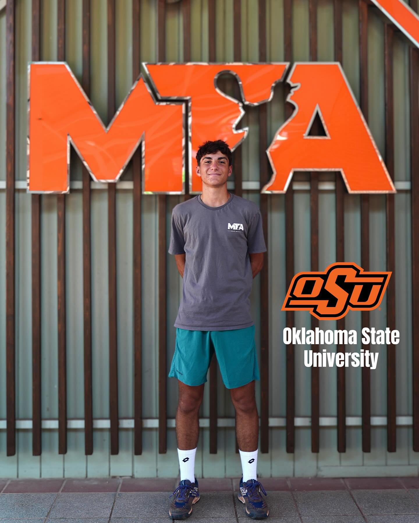 MTA Megasaray Tennis Academy ailesi olarak bir gururumuzu daha paylaşıyoruz!?
Burslu oyuncumuz Haydar Cem Gökpınar, gösterdiği azim, disiplin ve başarıyla tenis kariyerinde yeni bir sayfa açıyor. 12, 14, 16 ve 18 yaş Milli Takımlarında yer alan oyuncumuz, ayrıca Junior kategorisinde No:61 Best Ranking ile yılı tamamladı. ??
Artık yolculuğuna Oklahoma State University’de, tenis bursuyla devam edecek.⚡Uluslararası düzeyde yetenekler yetiştirmek ve genç sporcularımızın hayallerine ulaşmasına destek olmak bizim en büyük motivasyonumuz.
Haydar Cem’e Amerika’daki eğitim ve spor hayatında başarılar diliyoruz. Yolun açık olsun!✨
As MTA Megasaray Tennis Academy family, we share another pride ?
Our scholarship player Haydar Cem Gökpınar is opening a new chapter in his tennis career with his determination, discipline and success. Our player, who took part in the 12, 14, 16 and 18 years old National Teams, also finished the year with a Best Ranking of No:61 in the Junior category. ??
He will now continue his journey at Oklahoma State University with a tennis scholarship.⚡To raise talents at international level and to support our young athletes to reach their dreams is our biggest motivation.
We wish Haydar Cem success in his education and sports life in America. Godspeed!✨
#MTA #MTAMegasarayTennisAcademy #HaydarCemGökpınar #OklahomaStateUniversity