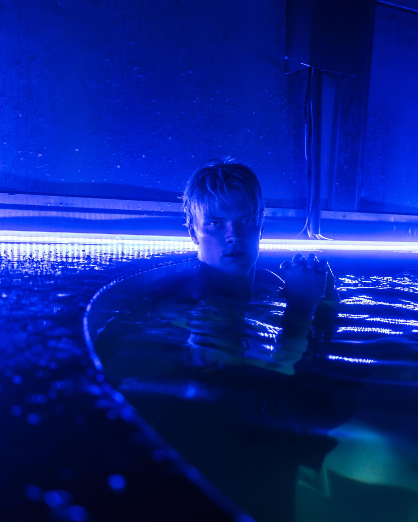 Tervetuloa aloittamaan avantokausi! ?
Ilmat ja vedet alkavat pikkuhiljaa viilenemään, ja tulevaan avantokauteen kannattaa alkaa jo hankkia tuntumaa! 
Järvelän Pakkasparatiisissa totuttaudut kylmään veteen ja ilmaan myös kesällä ja syksyllä. Pakkasparatiisin lämpötila on noin -10 astetta, ja vesi on nollan tuntumassa. Kokemus vastaa pitkälti talvista avovesiuintia.
Tervetuloa! ?
#visitlieto 
#visitturku 
#visitturku❤️ 
#visitkaarina 
#kylmäuinti 
#talviuinti 
#avantouinti 
#avanto 
#visitfinland 
#visitsuomi 
#yleinensauna 
#sauna