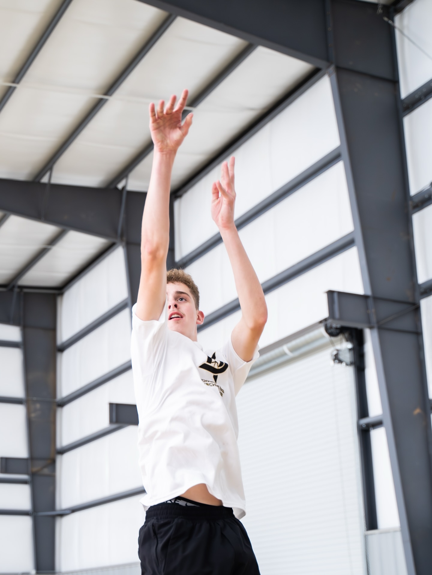 Form sharp. Focus sharper ‼️ In the lab with @j.white2009 🏀 #SharpeningTheGame
www.dominatingtechnique.com
🔥 DAILY SESSIONS. LOCK IN.
#DTTraining #DominatingTechnique #BasketballTraining #InTheLab #GrindSeason #NoDaysOff #BuiltDifferent #NextLevelWork #BallIsLife #StayInTheLab #TrustTheProcess #GymWork #BasketballGrind #HungryForMore