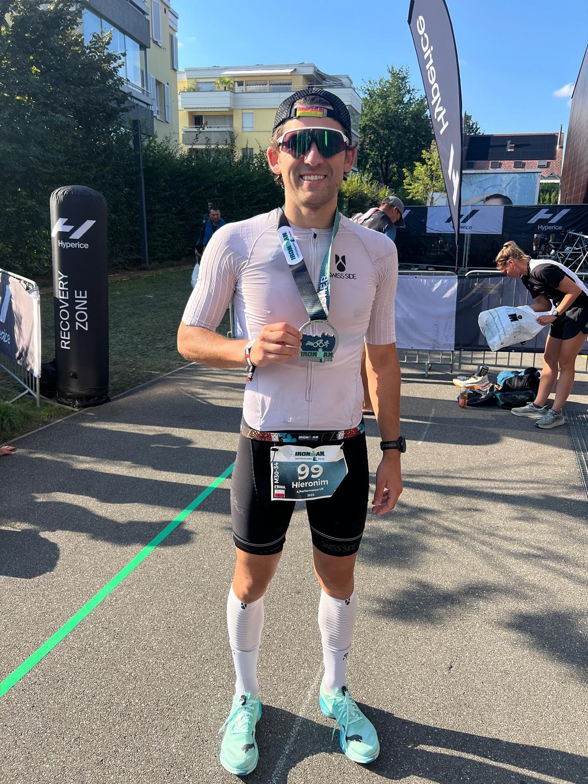 Big shout out to two amazing race performances this past week from our international clients in Switzerland 🇨🇭👌
At the weekend, Hirek completed another really solid race at Ironman Thun, claiming his second full Ironman medal of the year.
Also, Zoe took part in her first standard distance triathlon at Valais Triathlon Festival. She continued her excellent progress and smashed her 3 hour goal.
Congrats to both athletes 👏
#triathlon #swimbikerun #ironmantri #ironmantriathlon #triathlete #coaching #goals #4performanceuk
Team: @jon_warren_tri @sunshine_nutrition_ @aspiresportpsych_pt @kp_trail_adventures
Partners: @youngagain_cycles @otesportsgb @nrgchains @rideparcours @zone3official @bikeboxalan @completephysio @nopinz @thealtitutecentre @evolve.aero