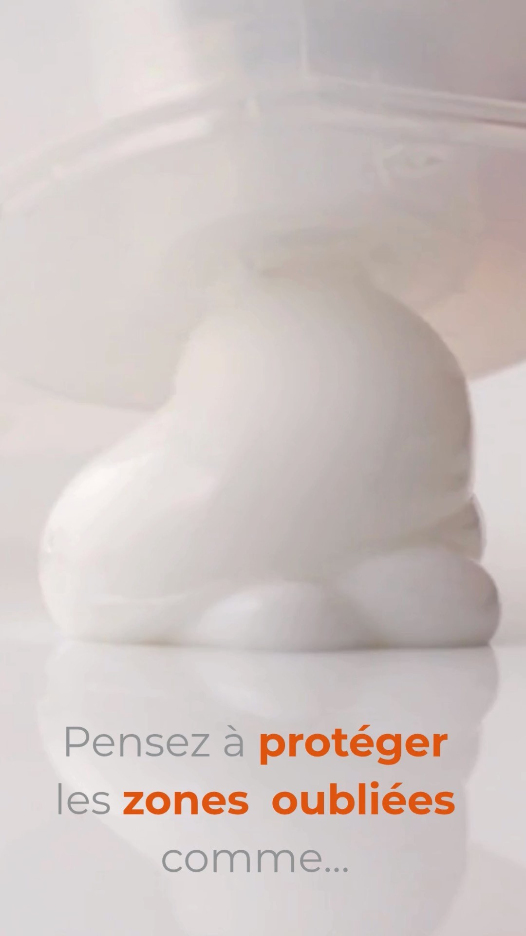 Nuque, coudes, pieds, mains…
Ces zones qu’on néglige trop souvent sont pourtant tout aussi exposées et vulnérables face aux rayons du soleil.
Un geste simple : appliquez votre protection partout, sans exception.
Objectif : aucune zone oubliée pour une protection vraiment complète !
#zonesoubliées #protectiontotale #routinesolaire #preventionuv #ecran #spfcheck #soleilresponsable