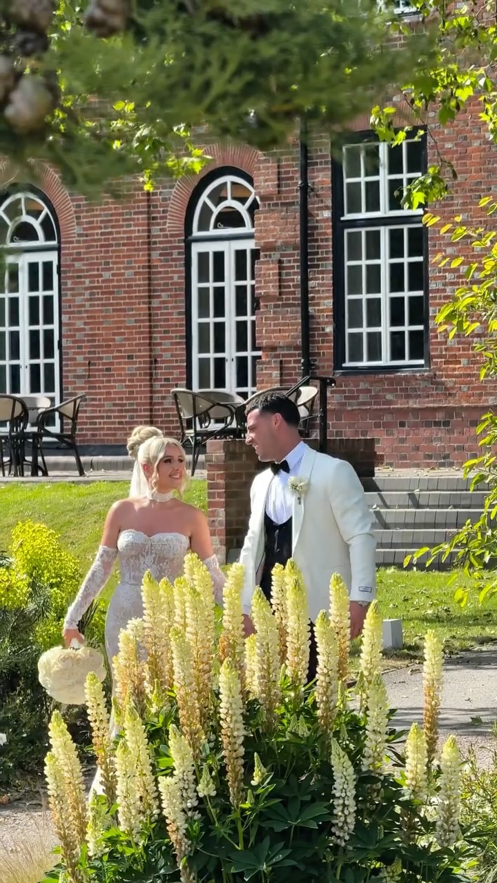 ✨ Exciting news for 2025 couples! ✨
I’m thrilled to share an exclusive offer for both new and current 2025 couples! Why you ask? Because everyone loves a bank holiday deal AND it’s my birthday!! 🎂 
From today until December 31st, you can enjoy 20% off all packages:
💍 New couples – If you haven’t booked me yet and are still looking for the perfect entertainment for your wedding day, now’s your chance to lock in one of my packages with a 20% discount.
🤍 Already booked? – You’re not left out! You can also have 20% off a package upgrade. For example, if you’ve booked me for your ceremony and drinks reception, you can now upgrade to include the wedding breakfast with the discount.
⚡️ This offer is only available for 2 weeks (until September 5th), so make sure to book within this window for any 2025 date up to December 31st. Availability and travel distance will apply for new bookings.
👉 Want to find out more? Send me a message or enquire directly through my website (link in bio)
T&Cs
	•	Discount applies only to existing packages: EFYDD, ARIAN, AUR, or the new RHOSYN package.
	•	Upgrades must follow your wedding timeline (e.g., ceremony → drinks reception, not ceremony → wedding breakfast directly).
	•	Offer valid for weddings only.
	•	Excludes bank holidays, Christmas Eve, Boxing Day, New Year’s Eve, and New Year’s Day.
	•	Offer ends September 5th.
	•	You can only use the discount ONCE so if you book a package at a discounted rate, any additional upgrades will be at my standard pricing.
	•	This discount is only valid for myself solo and not with any musicians that I work with.
Thank you @elitesocialstudio and @contentandconfetti for some of these wonderful clips! 
#weddingsinger #weddingsingeruk #welshsinger #weddingmusic #weddingvenueuk #weddingentertainment #weddinginspo #welshwedding #weddingsupplier