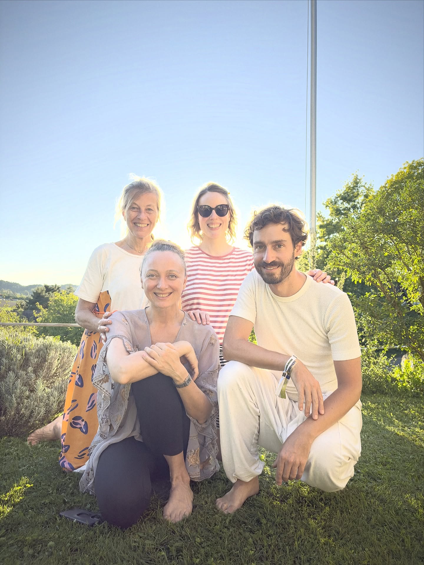 Last day of summer we celebrated with a cozy garden afternoon, which included asana practice, picnic, a lot of alone time in the garden and a friendly exchange. So thankful!
🌸🌸🌸