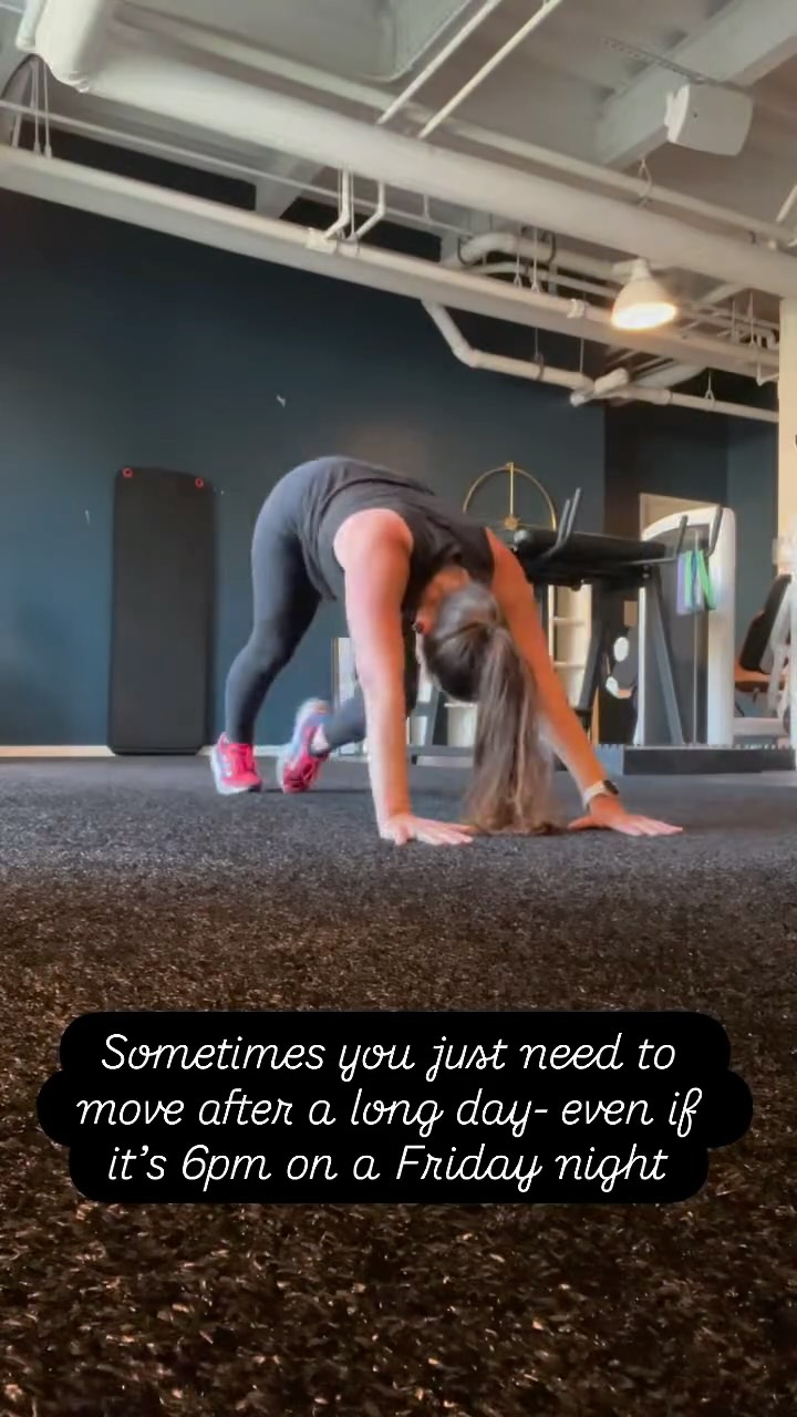 I don’t know about you, but after a long week, I sometimes feel a little crazy with all the commitments, deadlines, responsibilities, and ideas I just need a little break. I used to beat myself up if I couldn’t get a full workout in but now I’m just grateful that even if I go to the gym for 30 or 40 minutes, my brain feels better and my whole life seems a little bit brighter. I love you endorphins!!!! ❤️