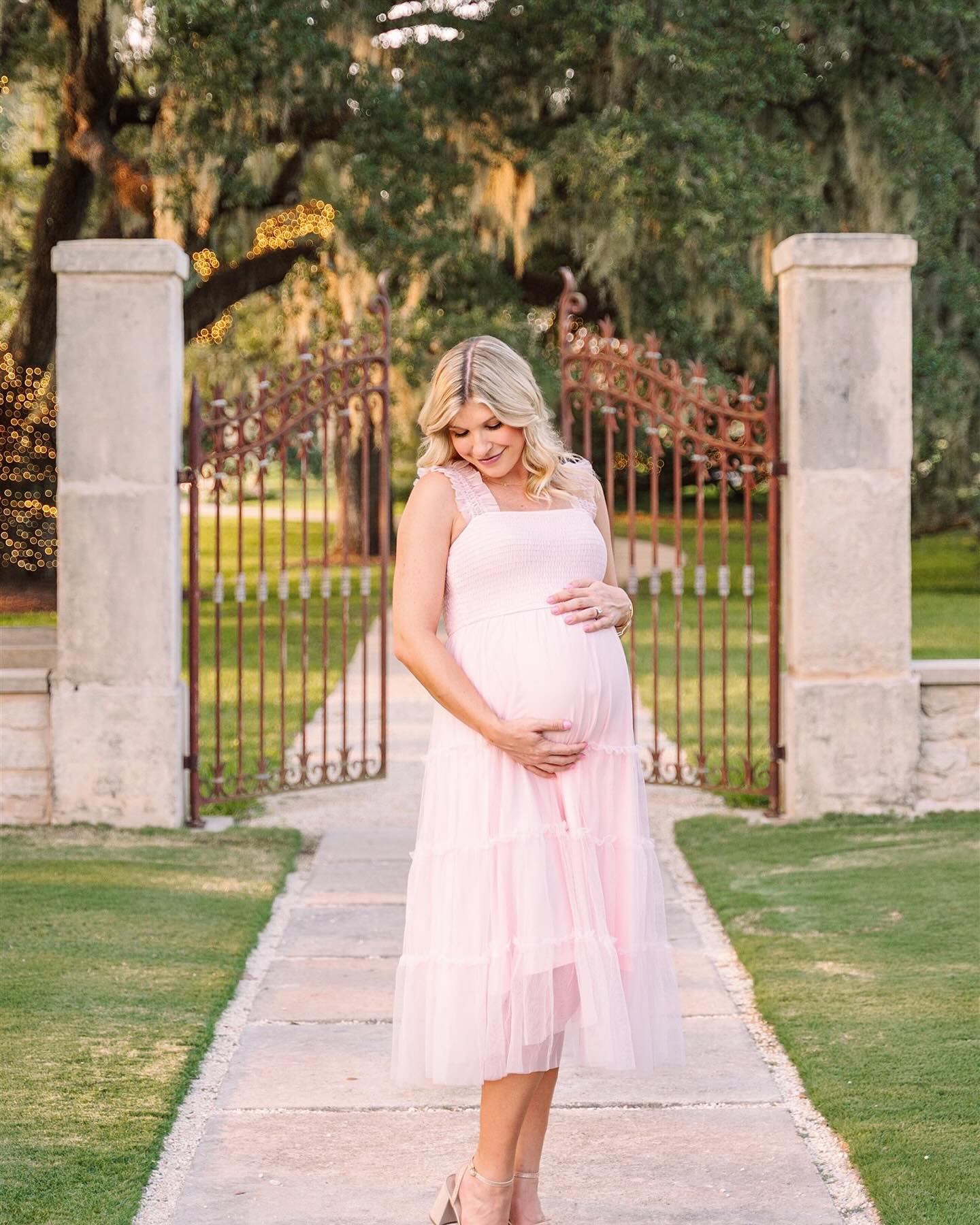 ✨A moment for mom✨
Maternity sessions are my favorite thing to photograph ❤️ It is more than just documenting the bump. It’s a moment for mom, to slow down and soak in this season before everything changes in the absolute best way.
#houstonphotography #cypresstx #motherhoodunplugged #maternity #pregnant #tomballtx #htx #photographer #motherhood #clickinmoms #momtobe #texasphotographer