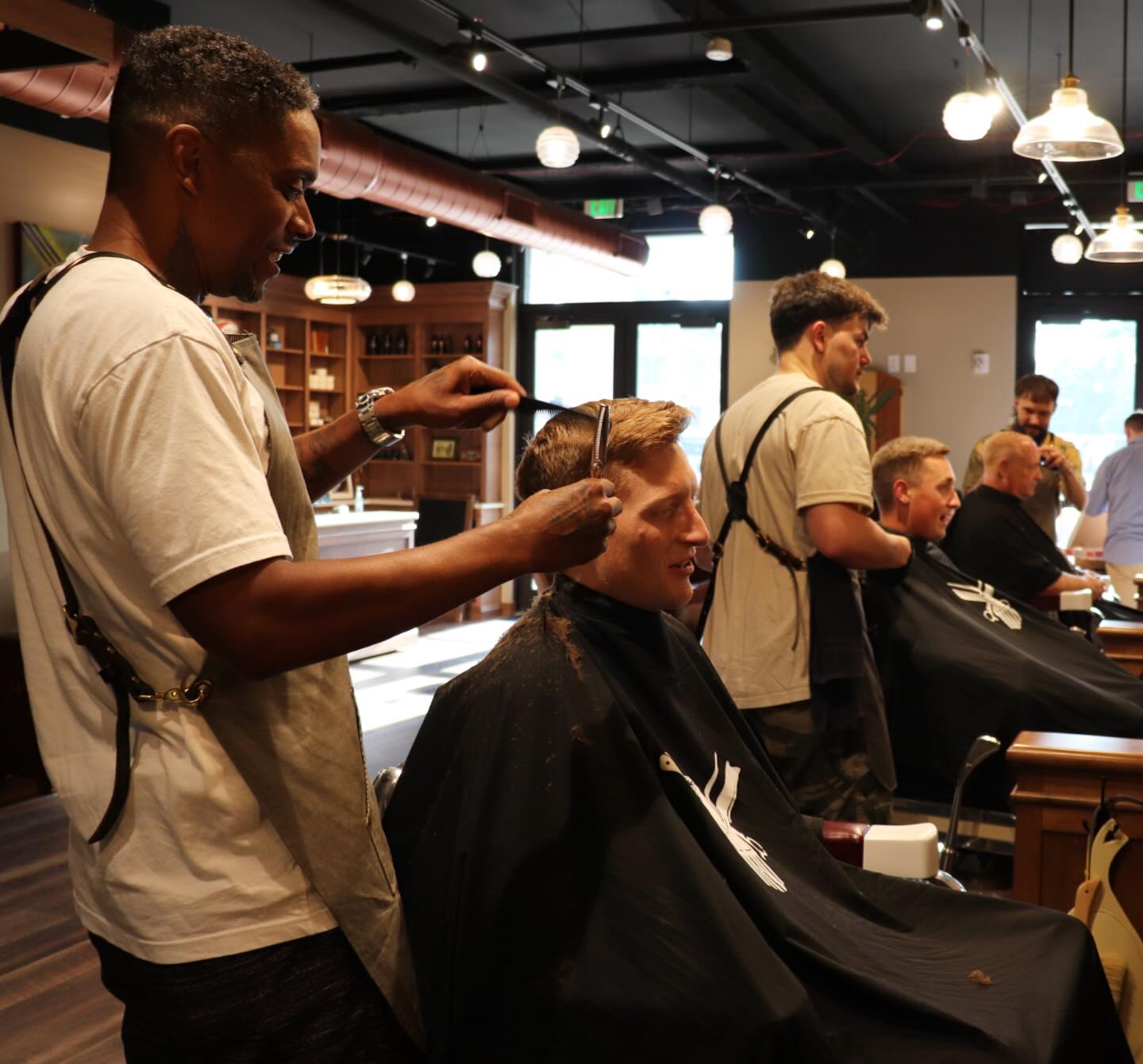 A space made for good vibes and great haircuts
•
•
•
•
•
•
#wellesleyma #newtonma barbershop in Boston area, barber near me, barbershops in Wellesley, #massachusettsbarber #barberconnect