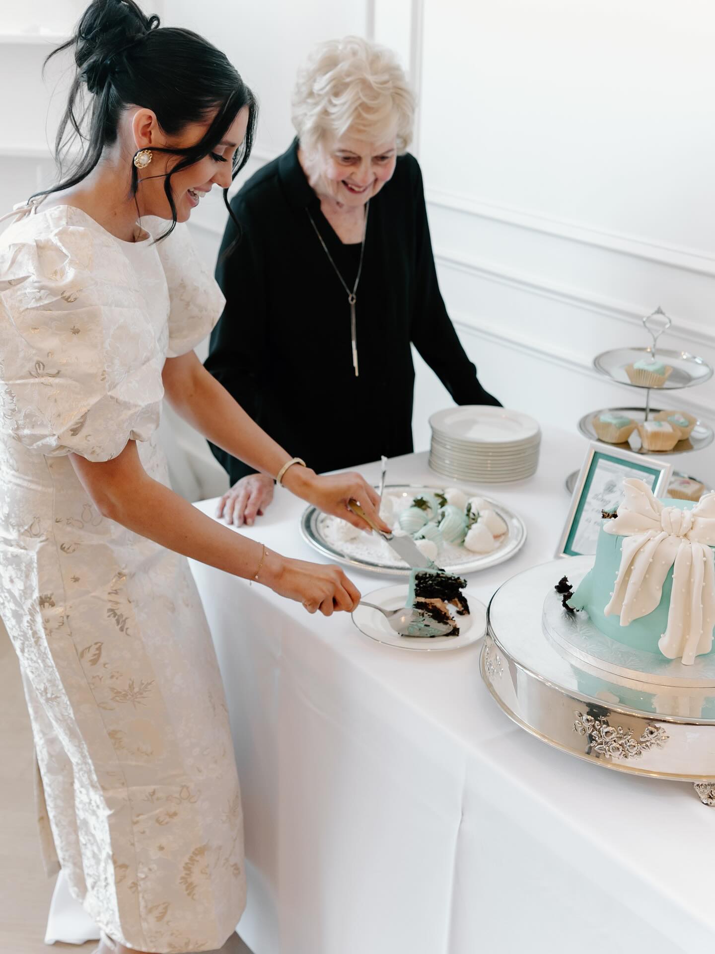 ✨🥂We were absolutely enchanted by how our space was transformed for this beautiful bridal shower. Every detail was timeless, graceful, and filled with love. The perfect start to a forever love story! 💍🌸
#BridalShowerElegance #loveinbloom #hendersonvilletn #eventvenue #sumnercounty #nashvilletn #nashvilleevents
Photography | @pj.photographyy_
Email | hello@humbolco.com