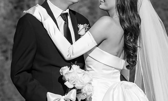 A gorgeous trend lately is gloves; short gloves, long gloves, we’re here for all the gloves!